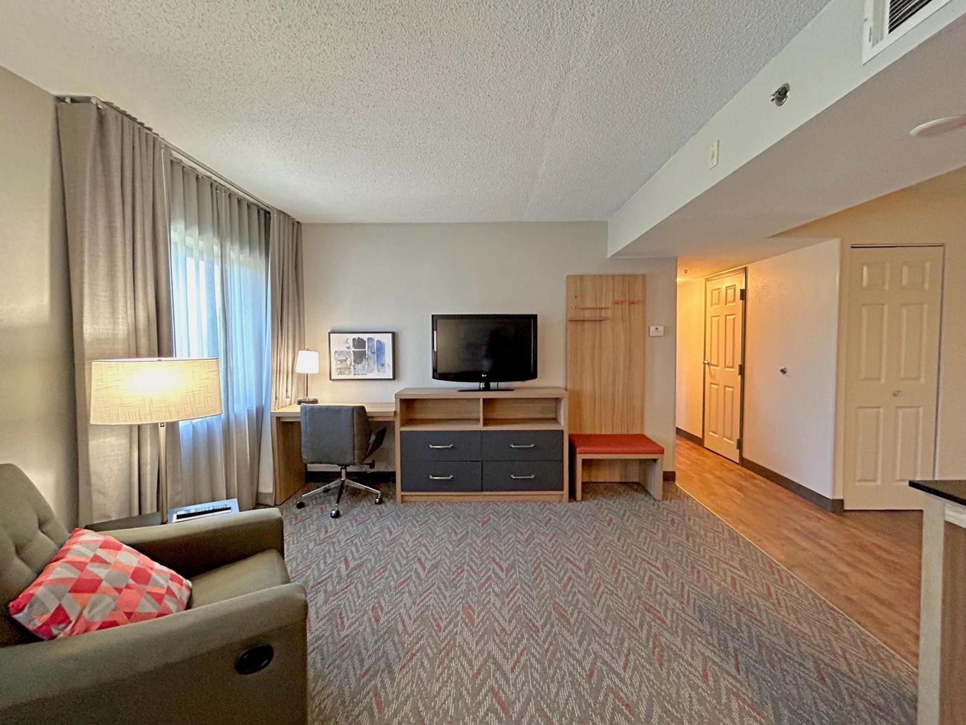 Candlewood Suites Indianapolis Downtown Medical District by IHG photo 5