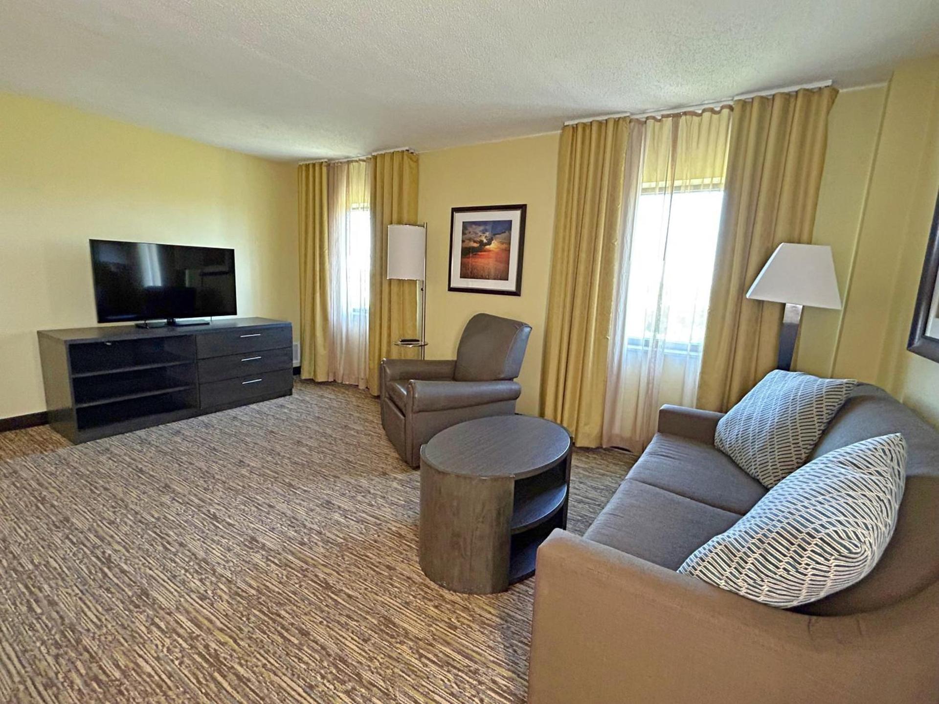 Candlewood Suites Indianapolis Downtown Medical District by IHG photo 15