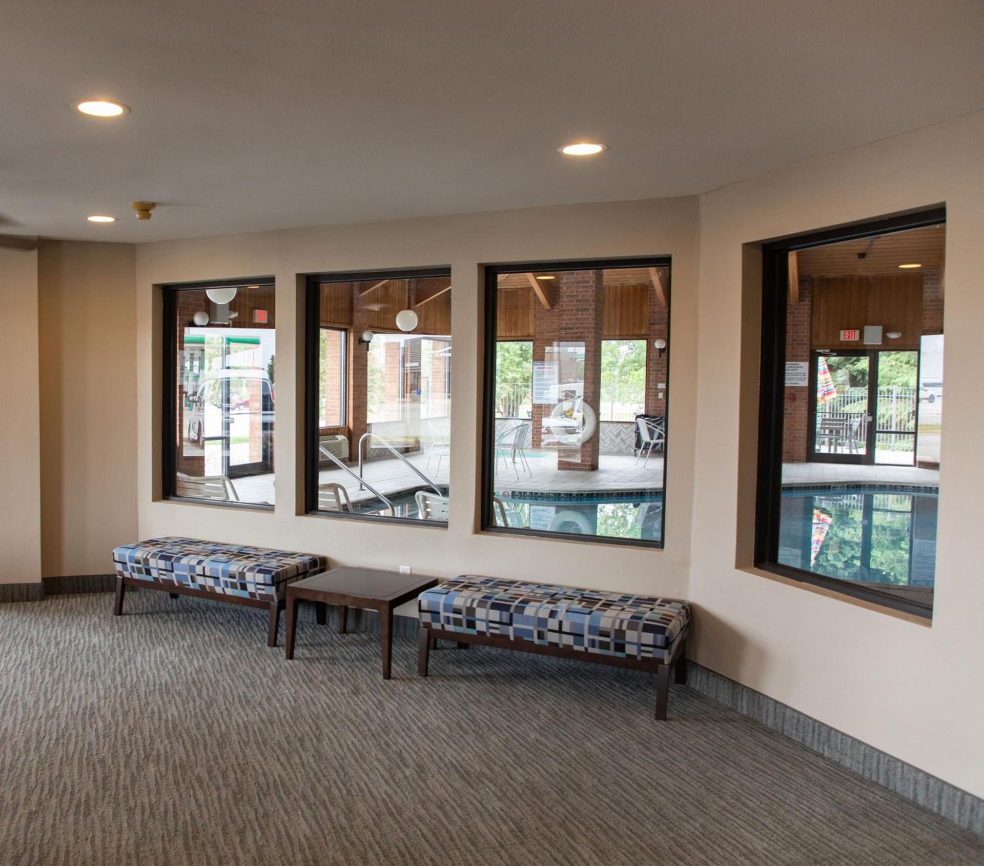 Lomira Inn and Suites photo 3