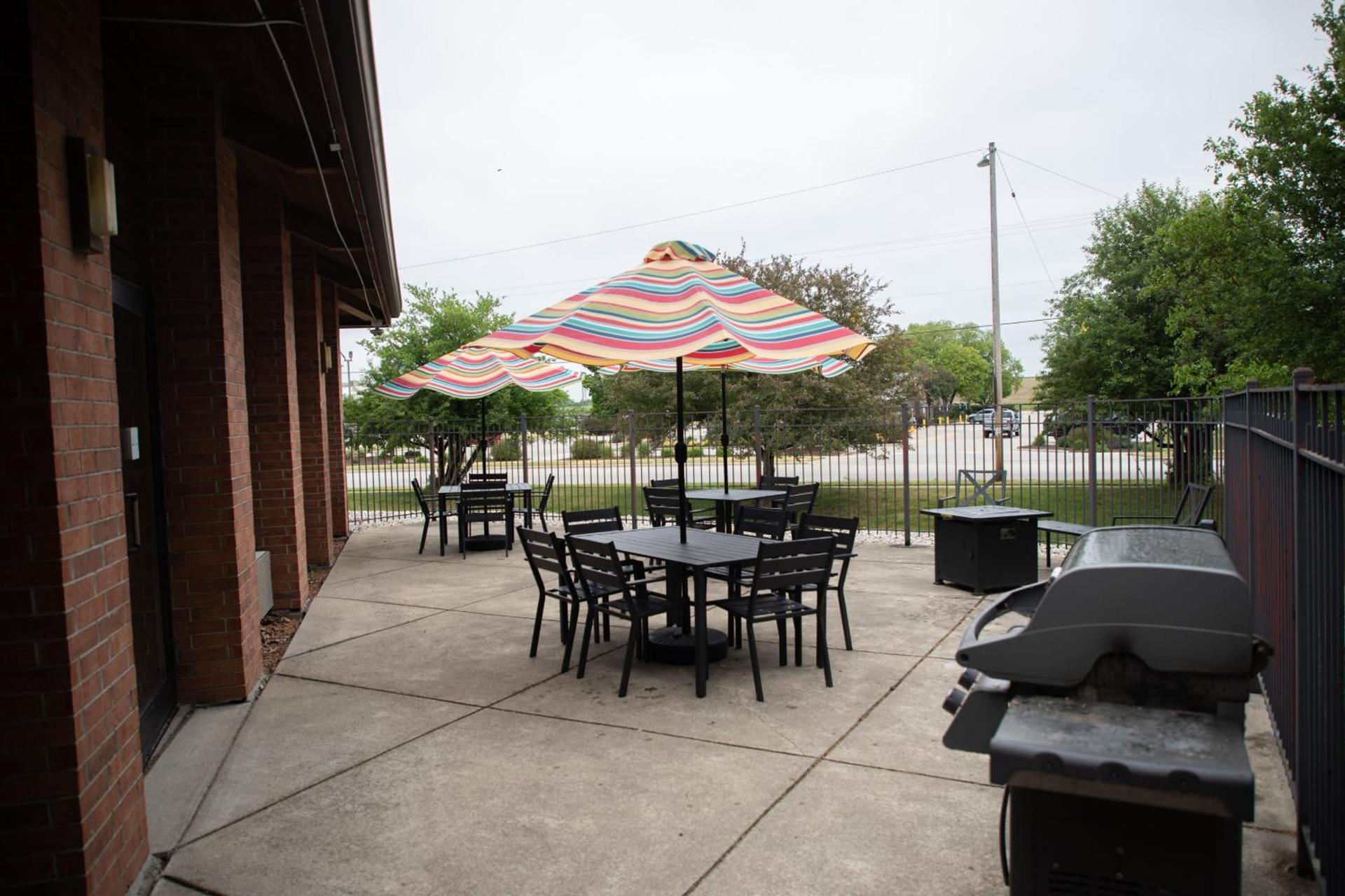Lomira Inn and Suites photo 5