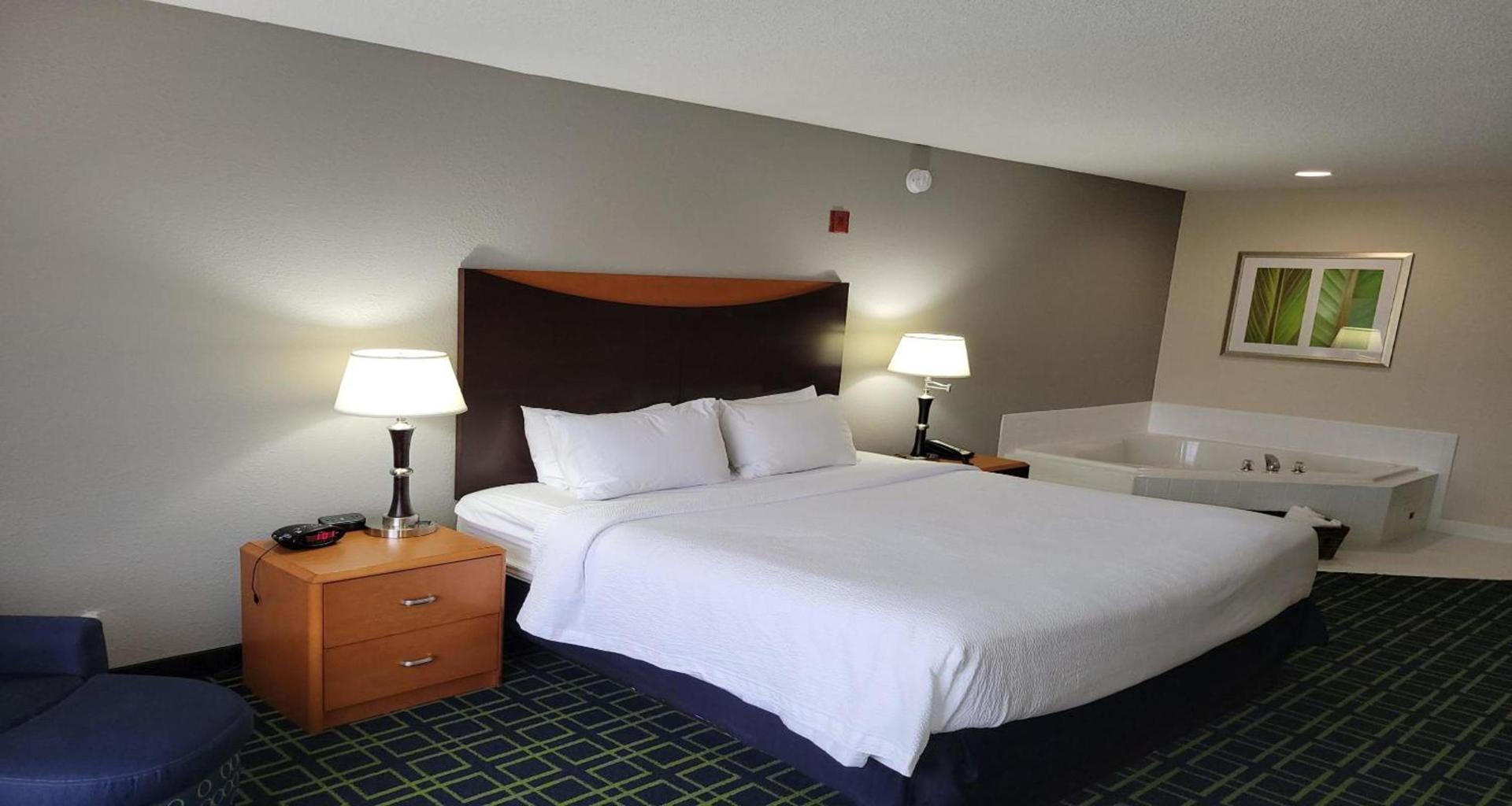 City Express By Marriott Shepherdsville Louisville photo 7