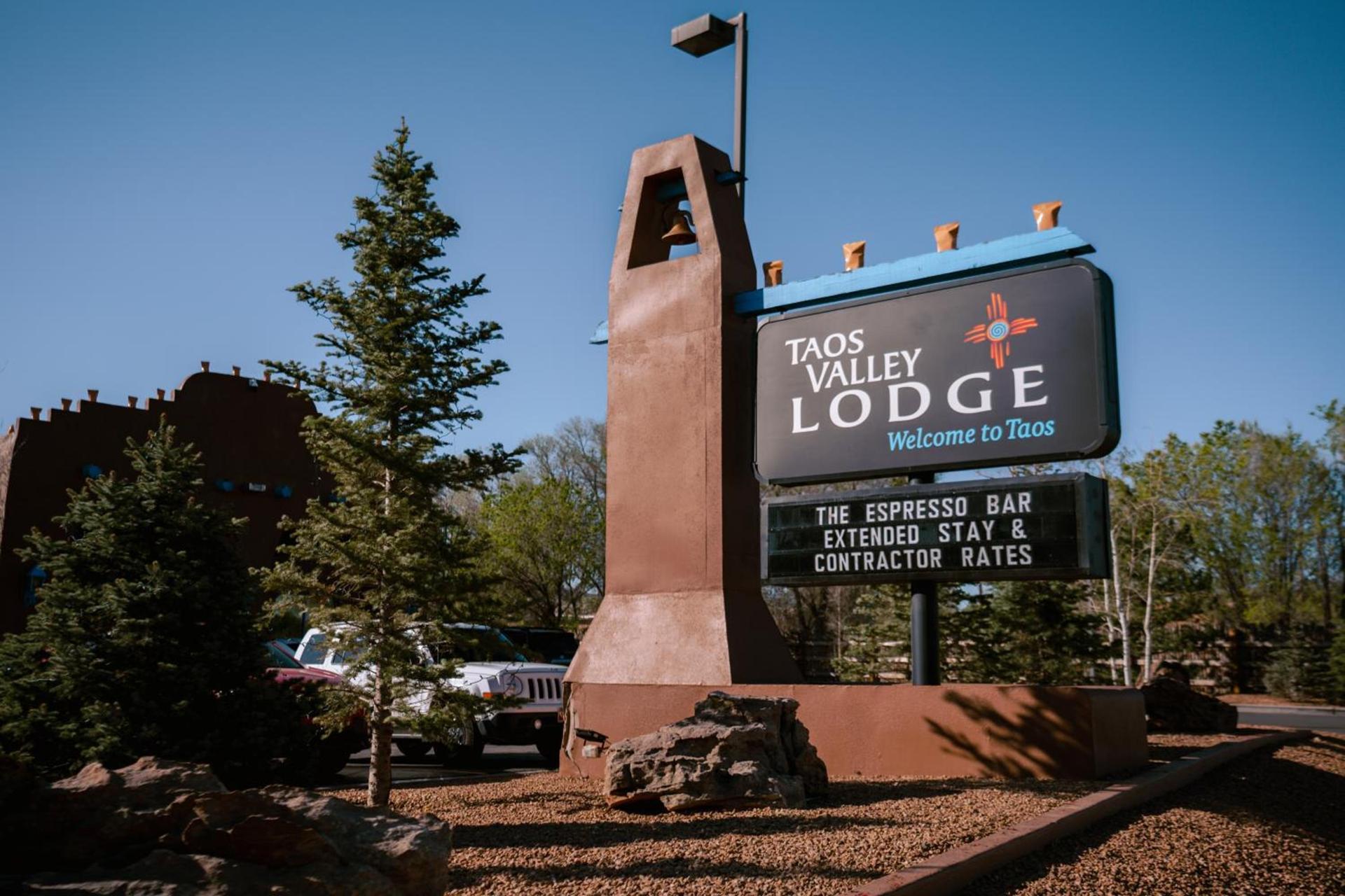 Taos Valley Lodge photo 3