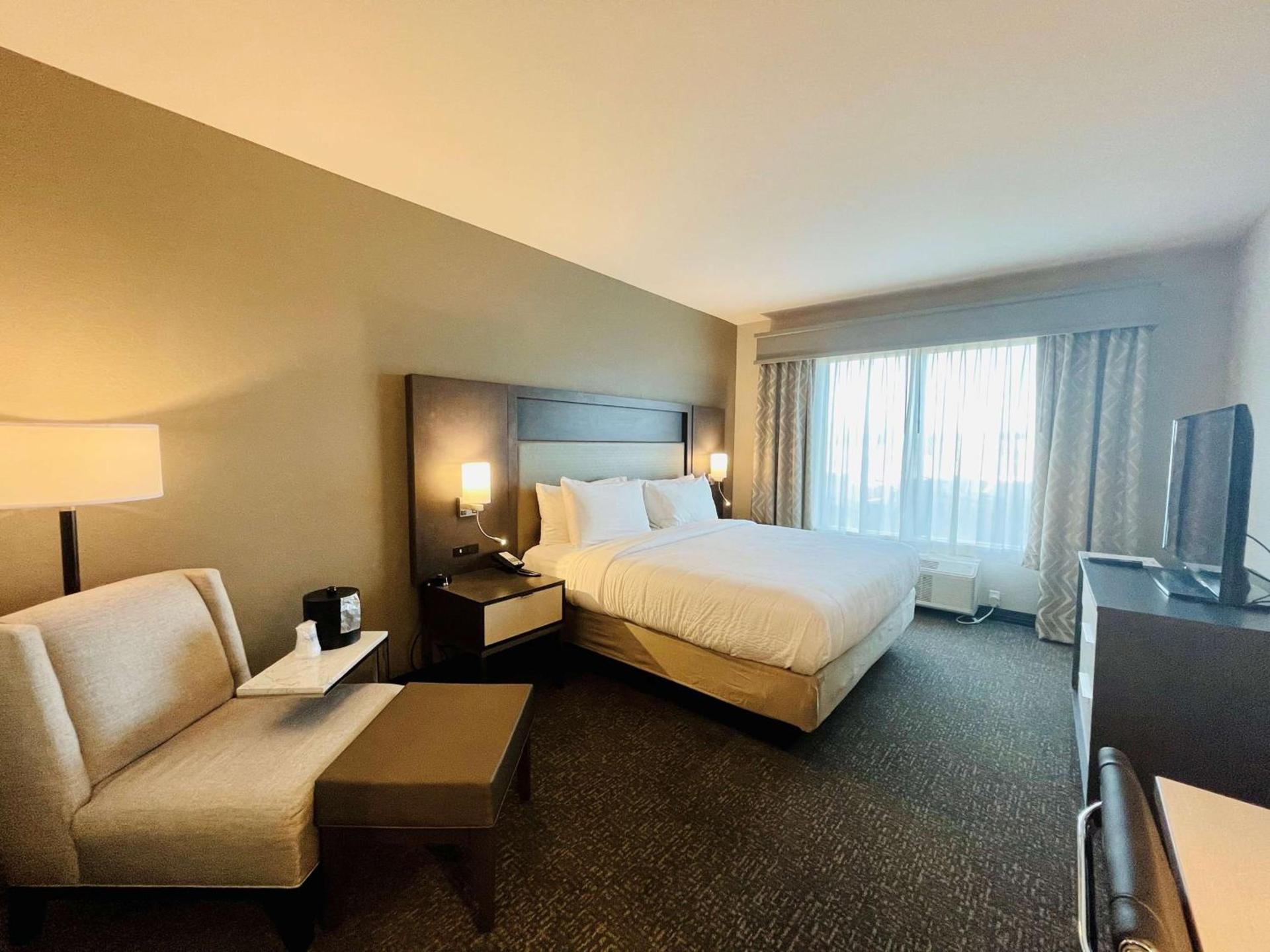 Best Western Plus Executive Residency Jackson Northeast photo 13