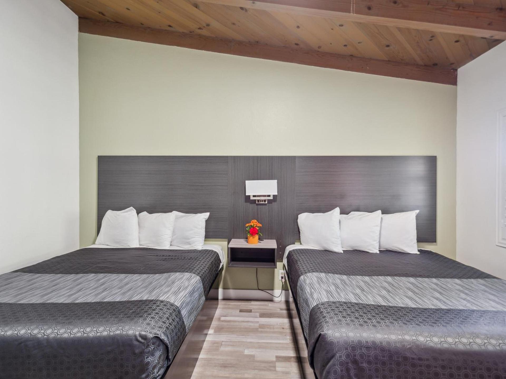 Discovery Inn Monterey Bay photo 8