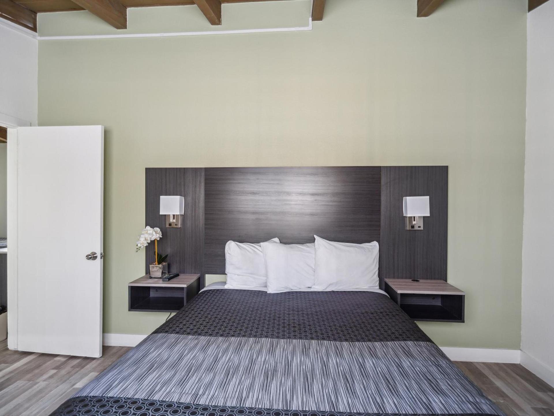 Discovery Inn Monterey Bay photo 26