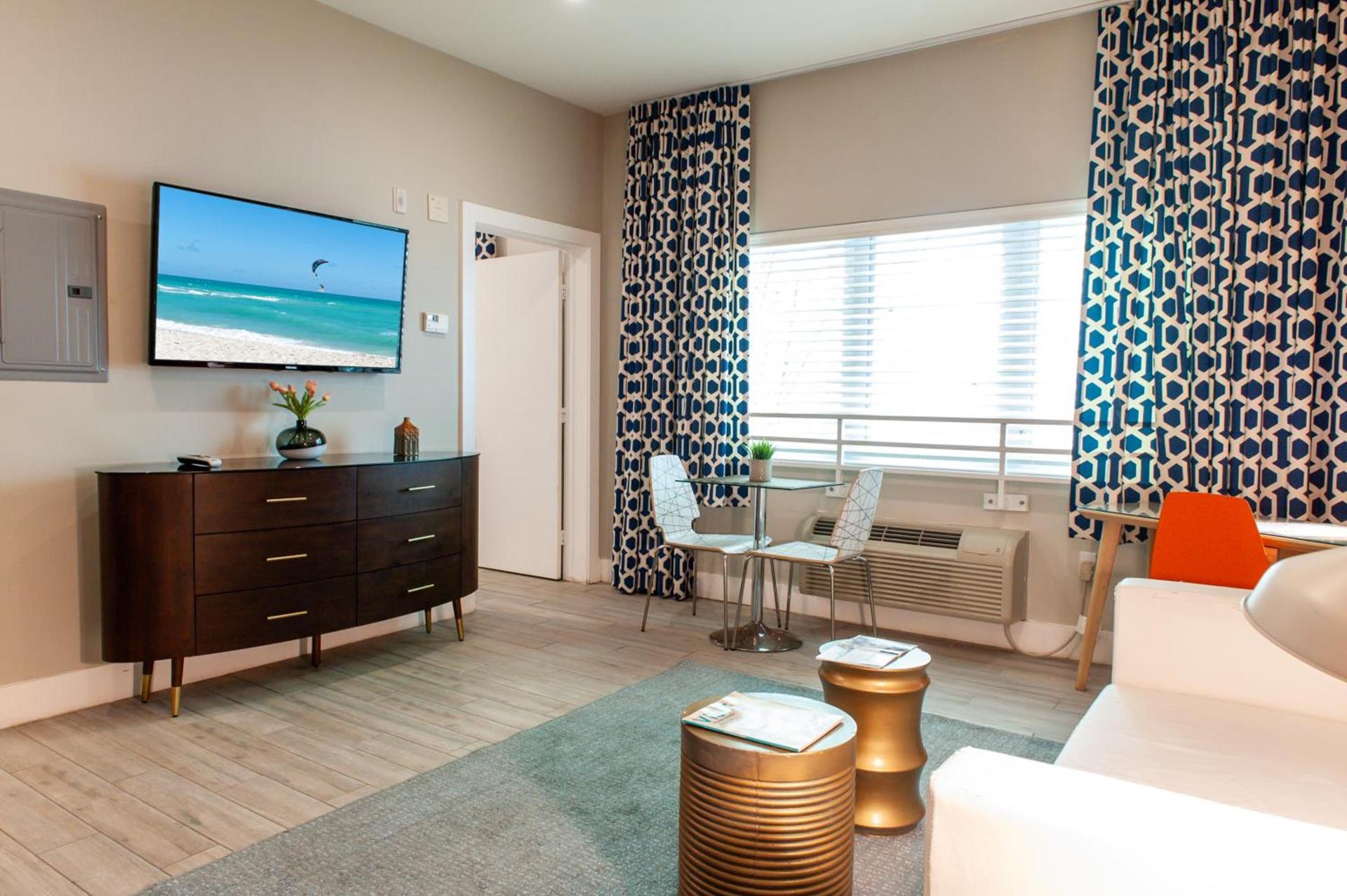 Oceanside Hotel and Suites photo 85