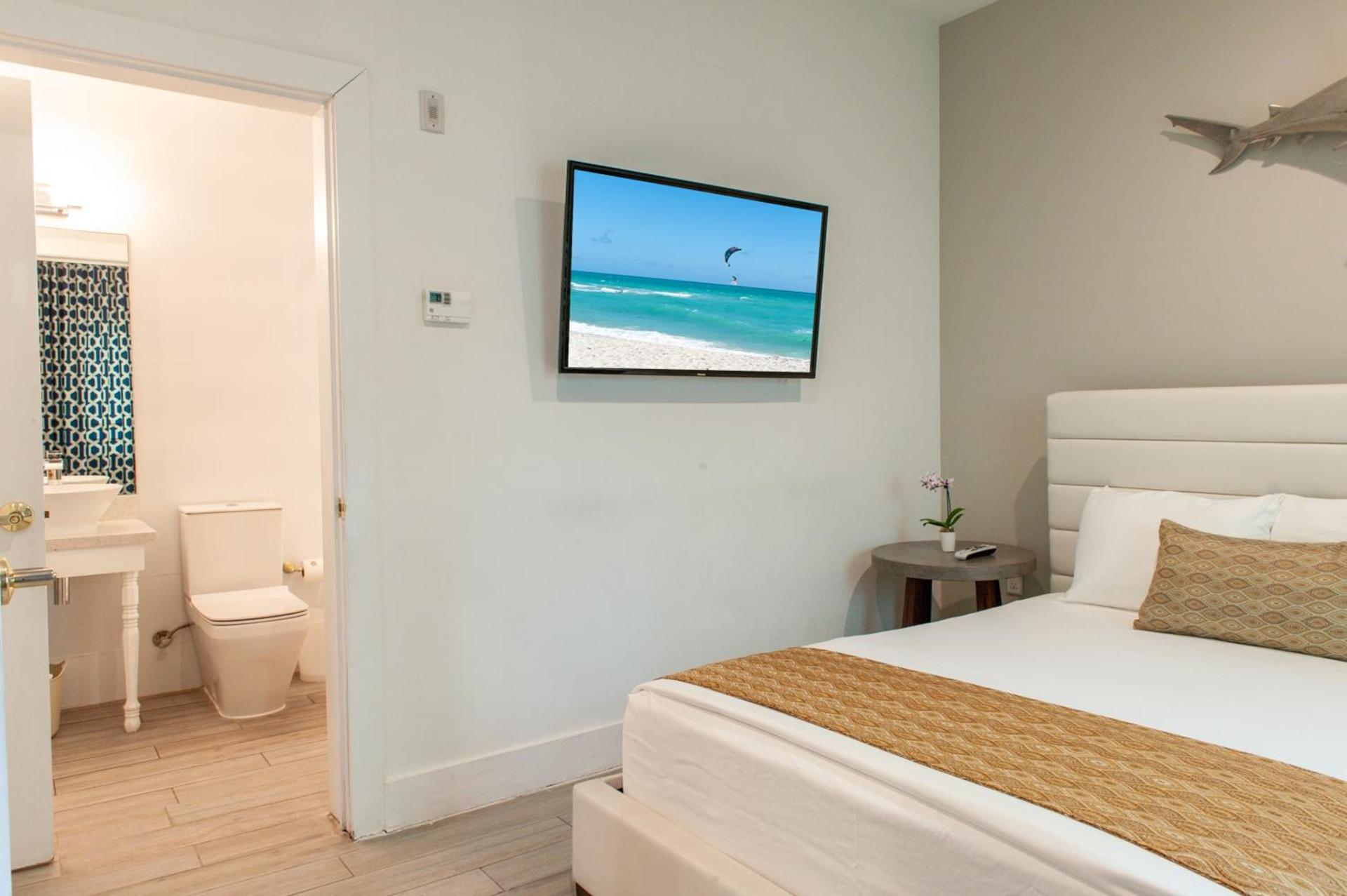 Oceanside Hotel and Suites photo 67