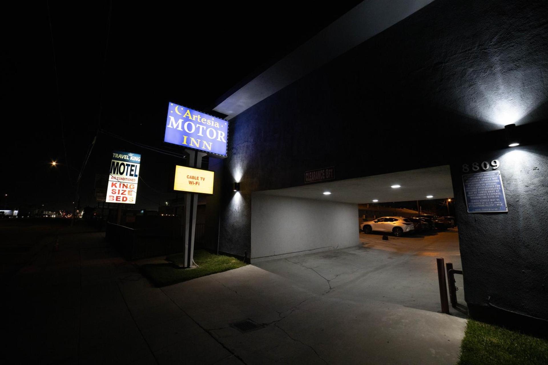Artesia Motor Inn photo 14