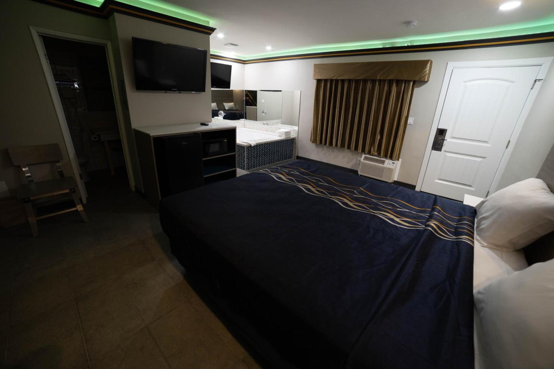 Artesia Motor Inn photo 7