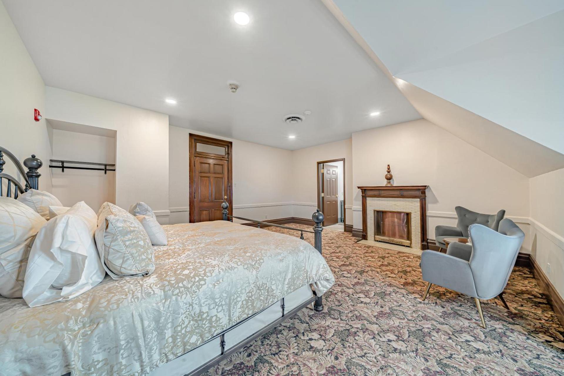 The Grandeur Estate photo 43