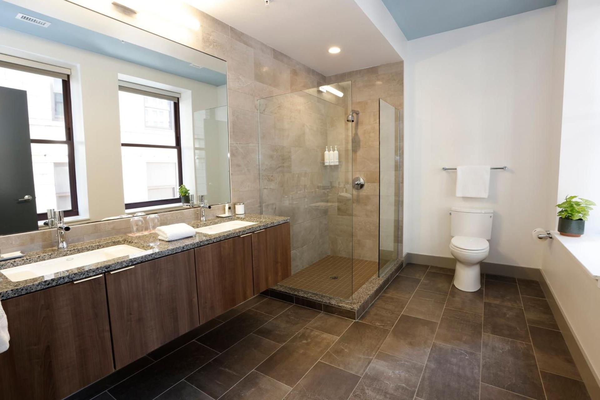 Kimpton Schofield Hotel by IHG photo 66