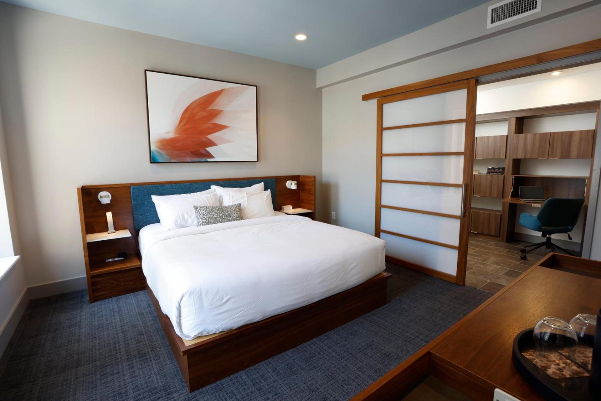 Kimpton Schofield Hotel by IHG photo 28