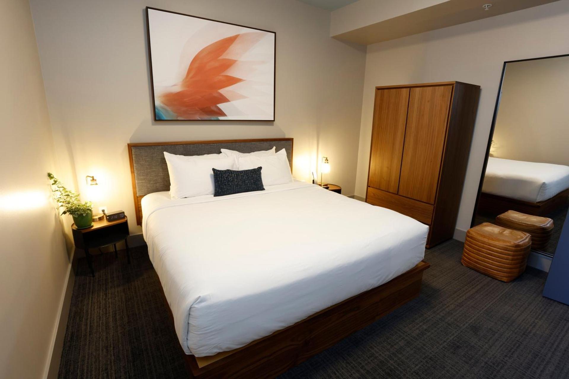 Kimpton Schofield Hotel by IHG photo 43