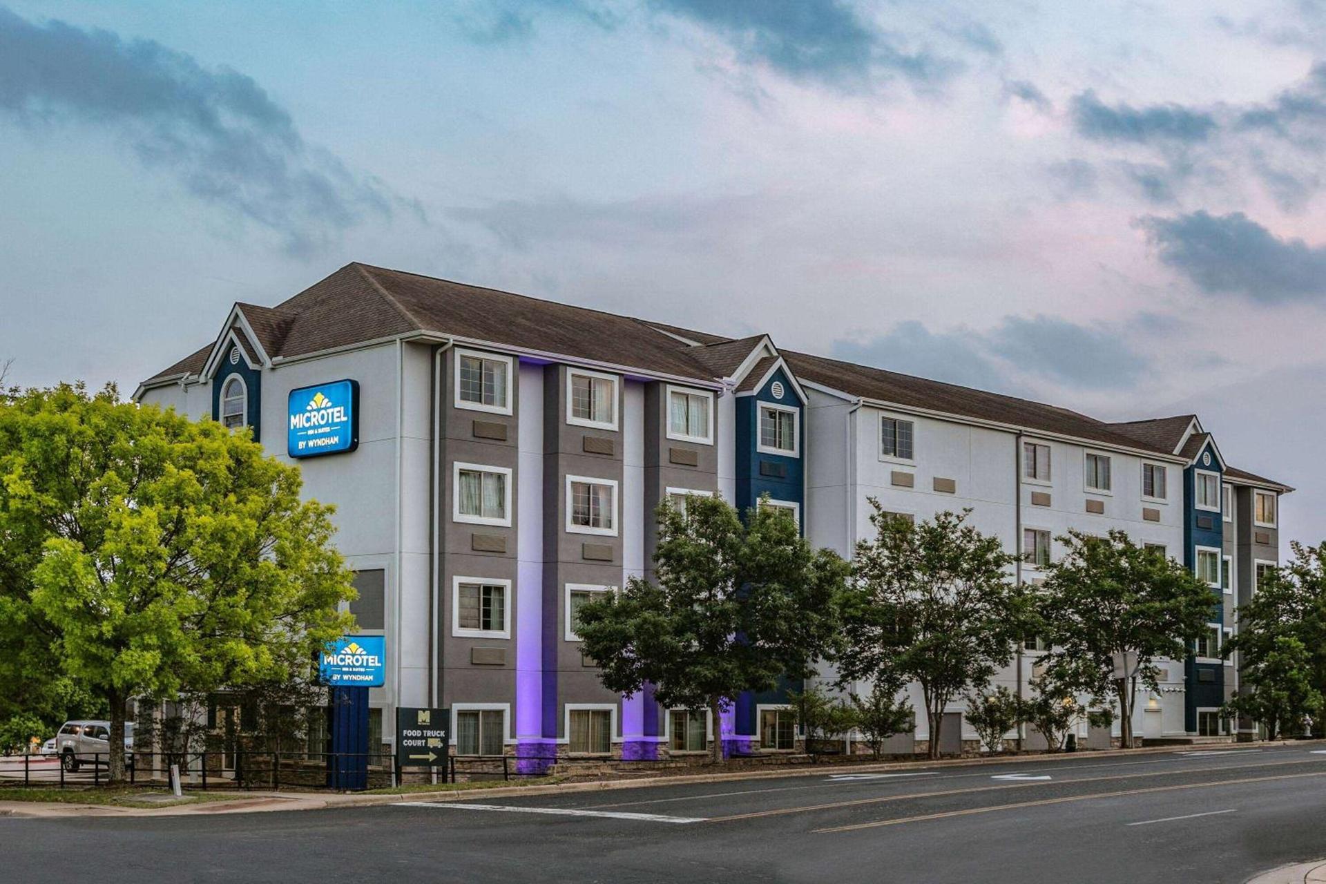 Microtel Inn & Suites by Wyndham Austin Airport photo 4
