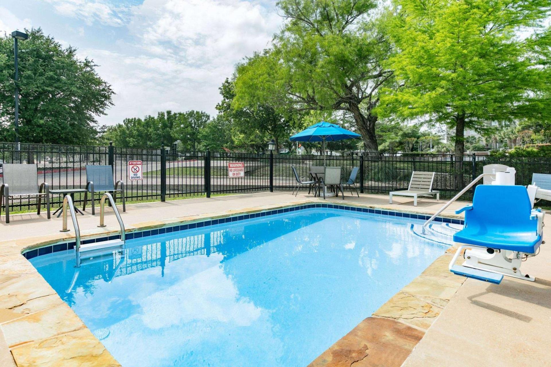 Microtel Inn & Suites by Wyndham Austin Airport photo 23