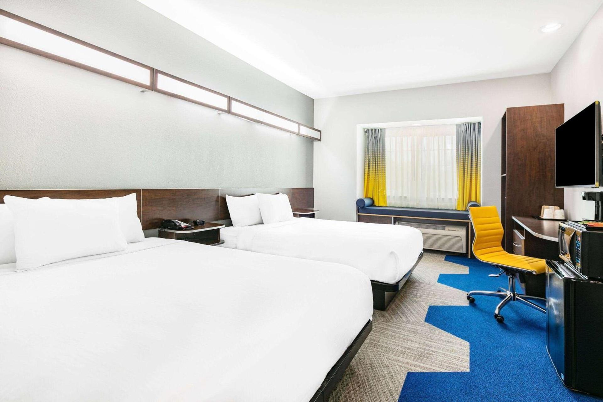 Microtel Inn & Suites by Wyndham Austin Airport photo 9