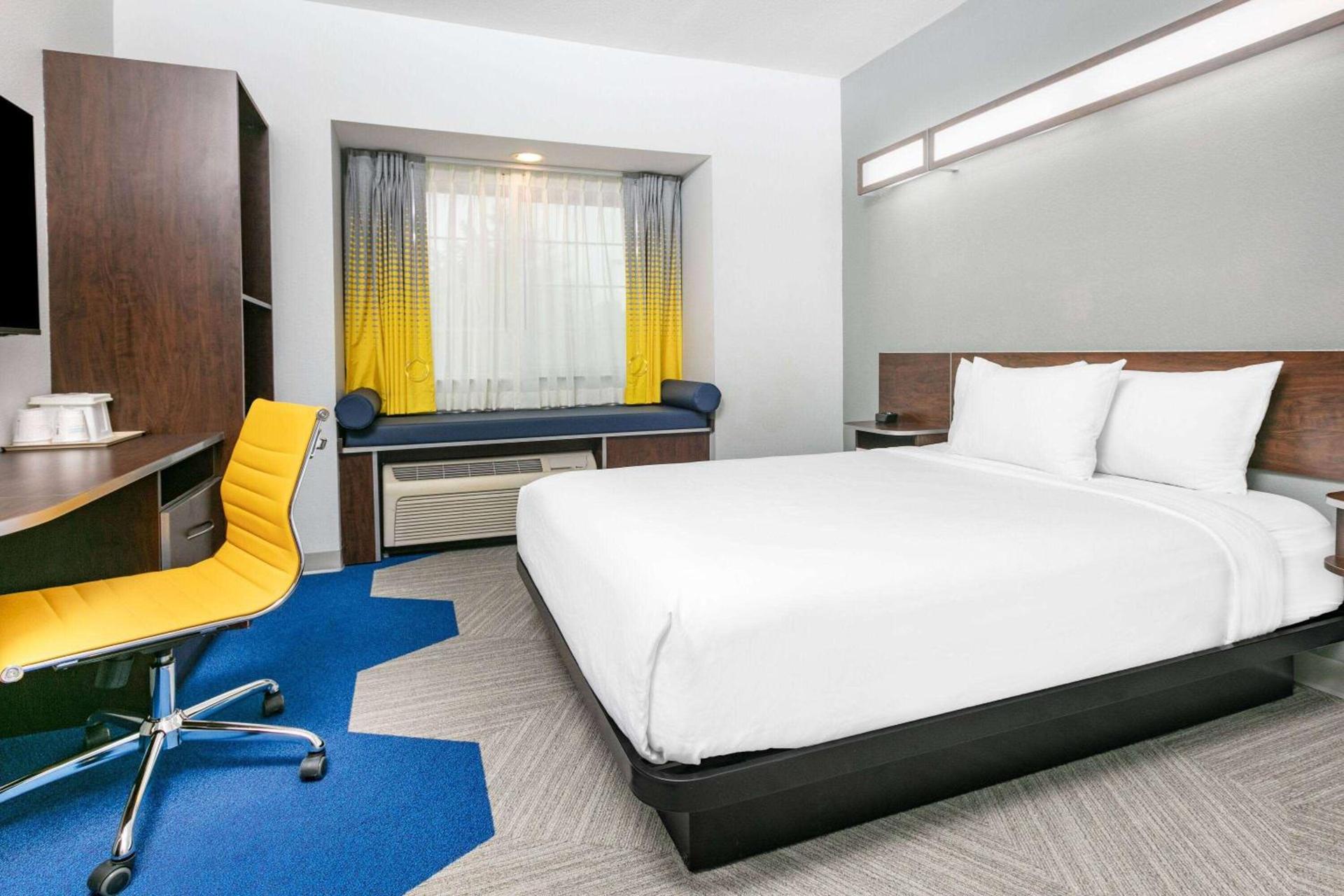 Microtel Inn & Suites by Wyndham Austin Airport photo 11