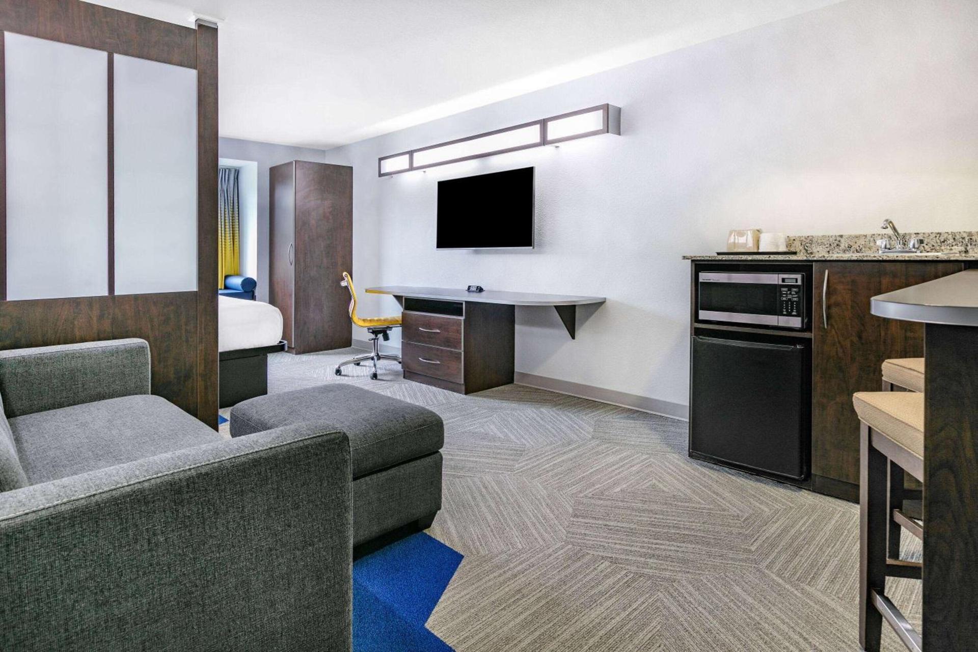 Microtel Inn & Suites by Wyndham Austin Airport photo 14