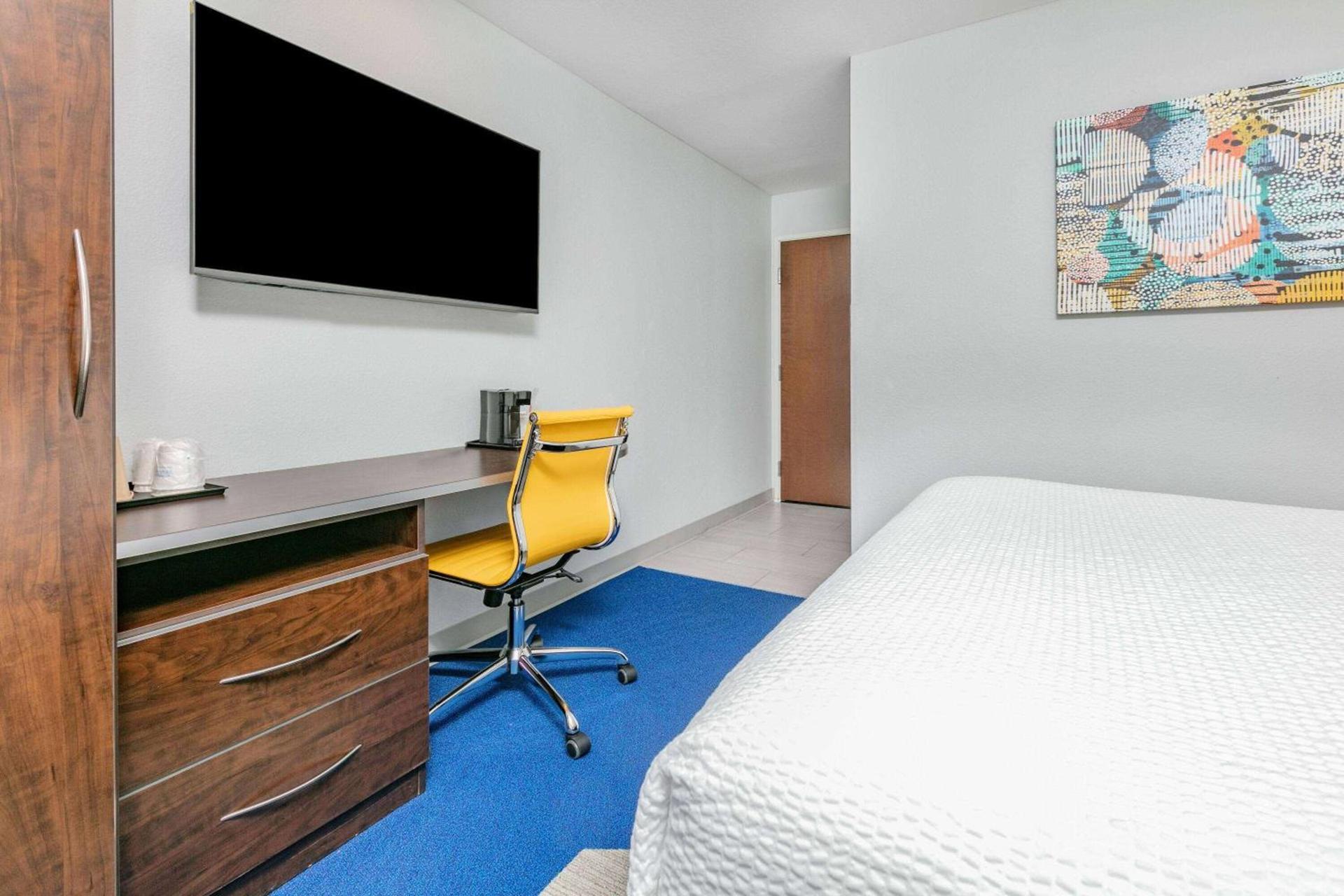 Microtel Inn & Suites by Wyndham Austin Airport photo 20
