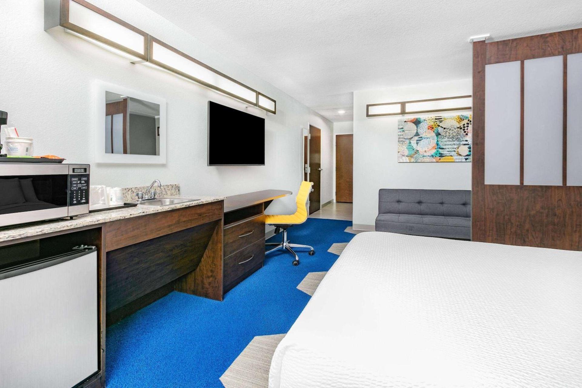Microtel Inn & Suites by Wyndham Austin Airport photo 22
