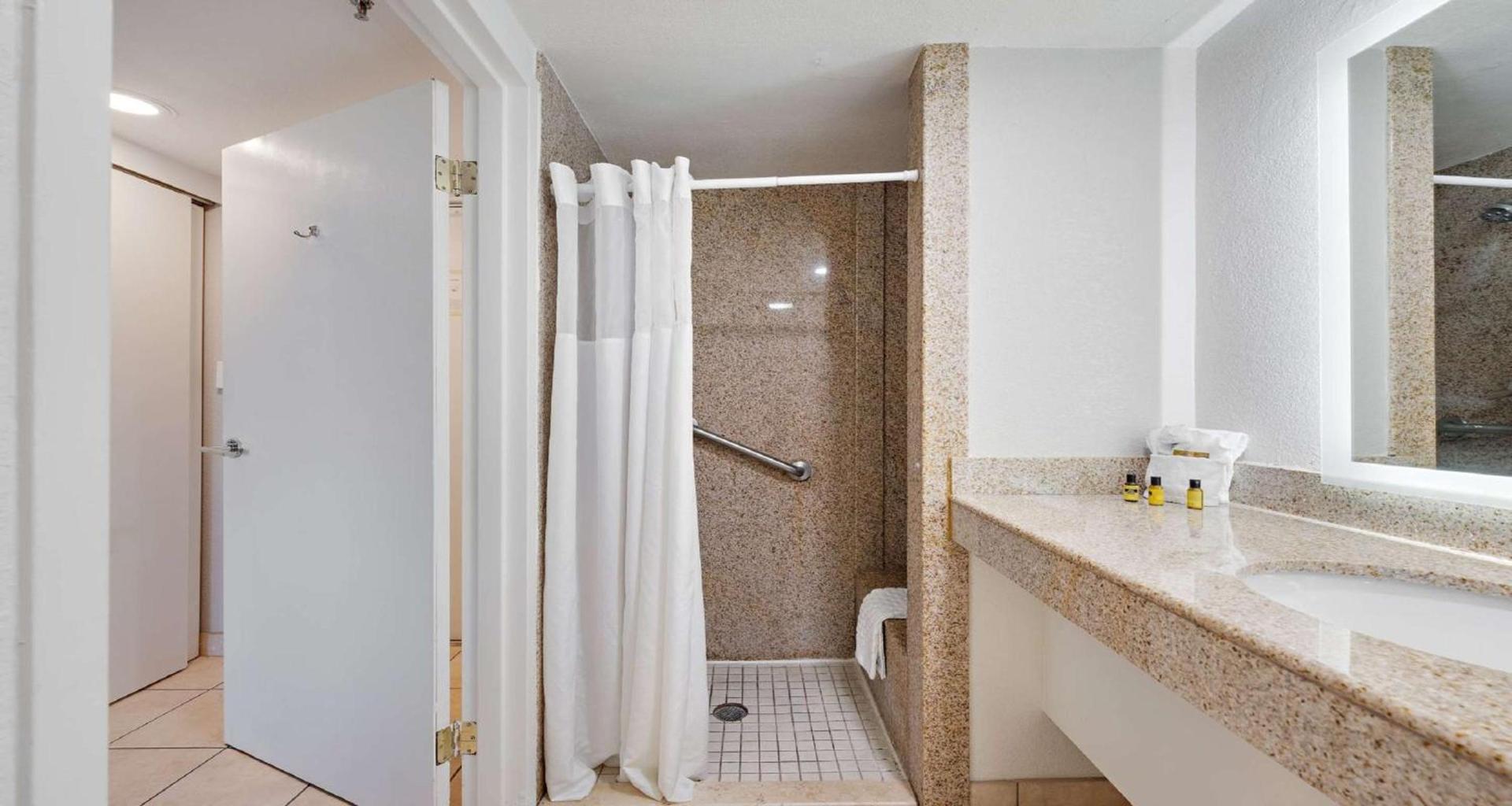 Best Western Plus Chesapeake Bay-Norfolk photo 36