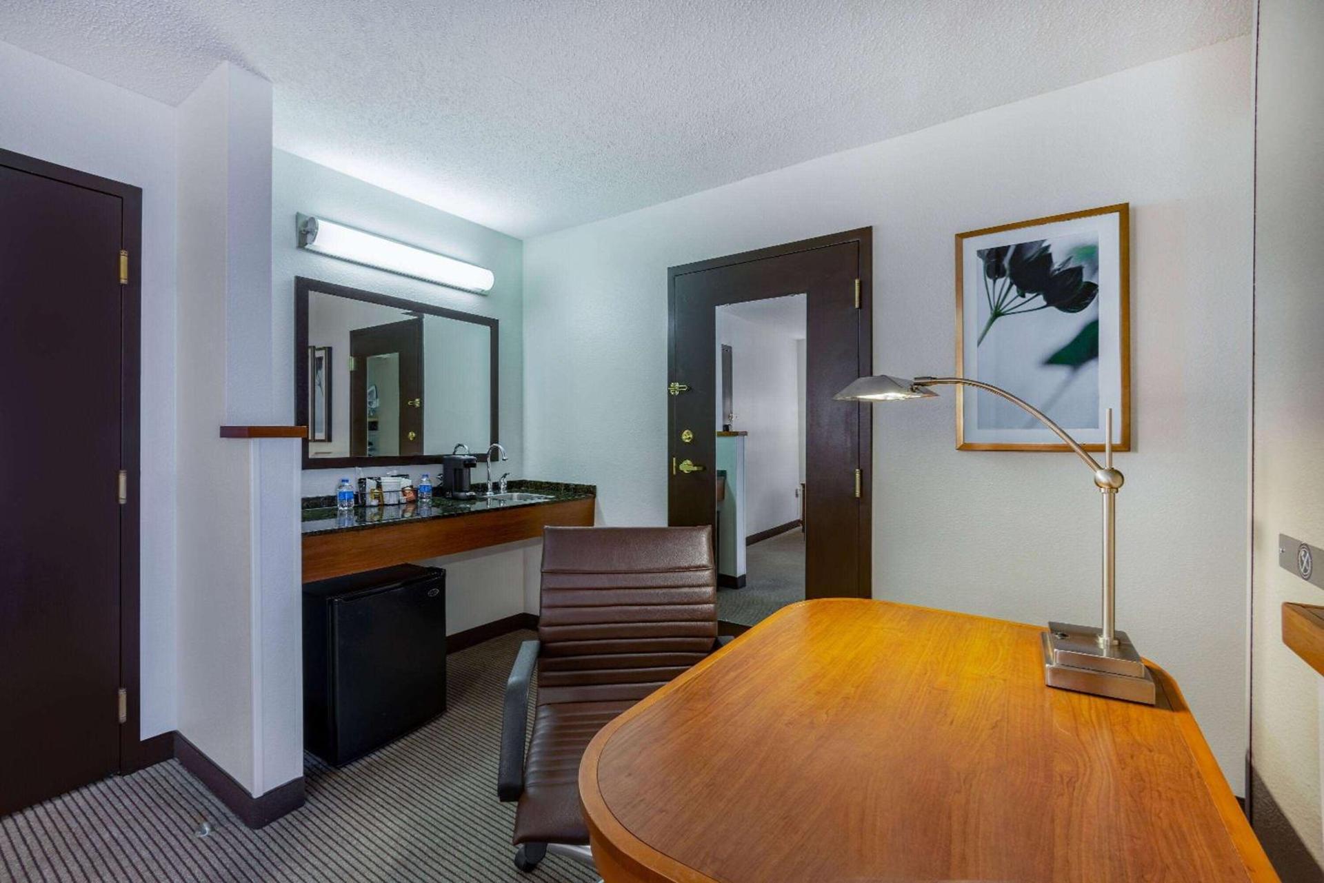 Wyndham Garden Kansas City Airport photo 22
