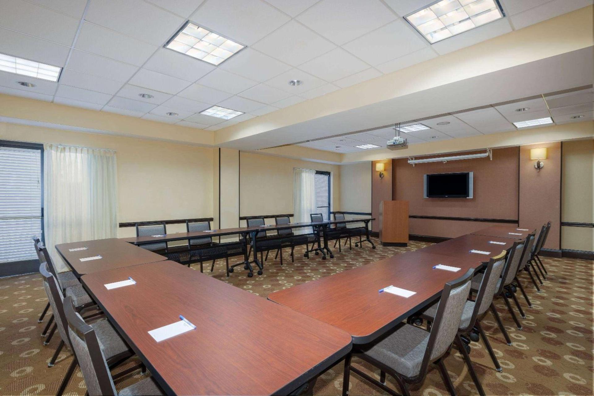 Wyndham Garden Kansas City Airport photo 34