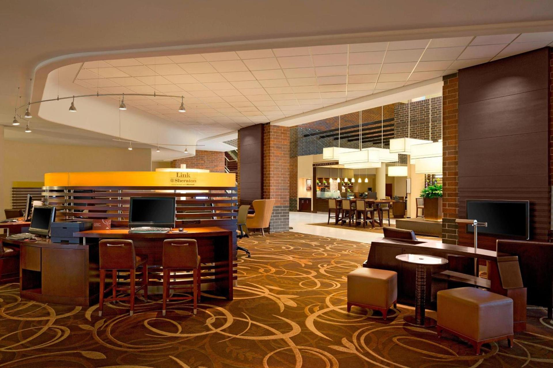 Sheraton Indianapolis Hotel at Keystone Crossing photo 33