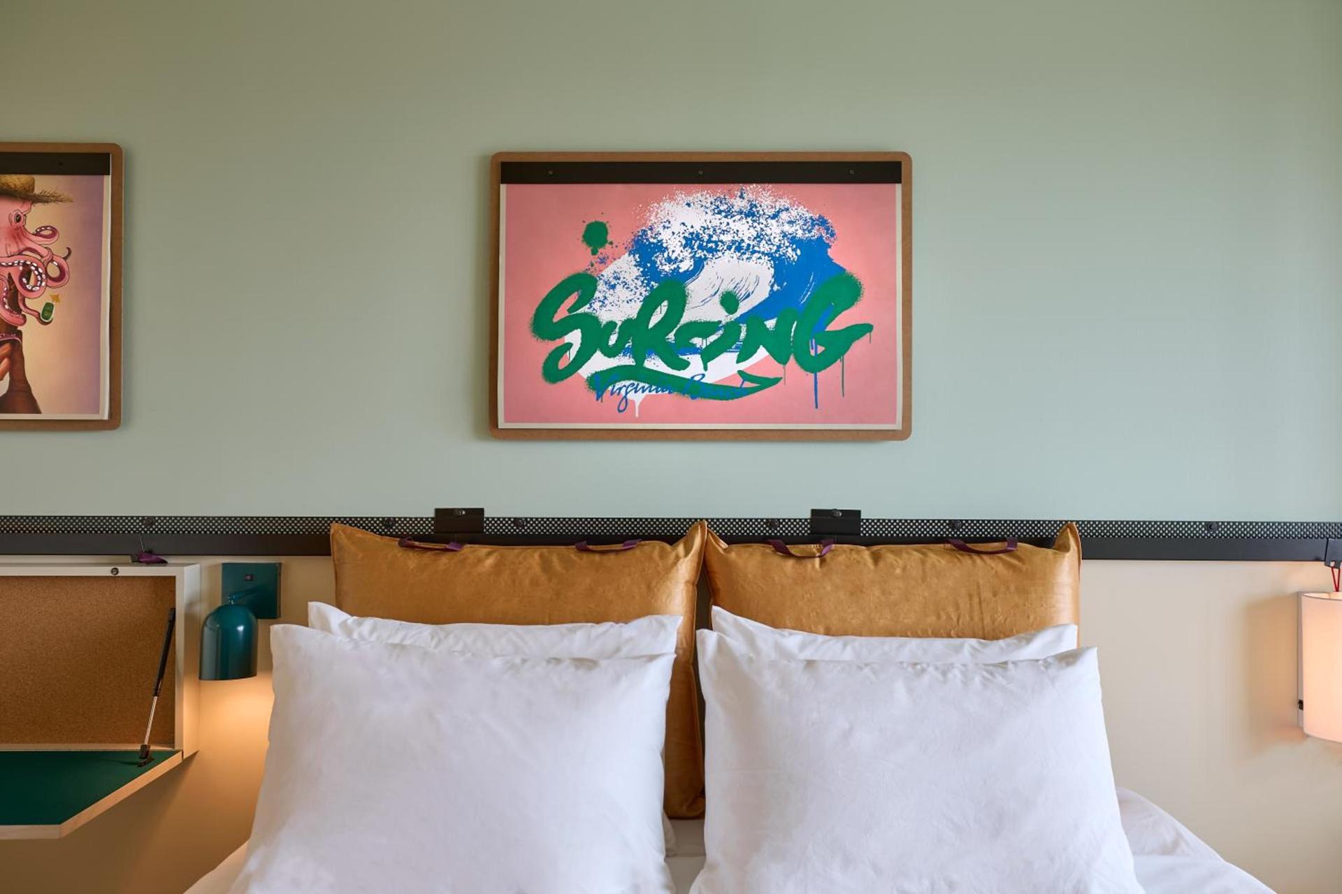 Moxy Virginia Beach Oceanfront photo 4