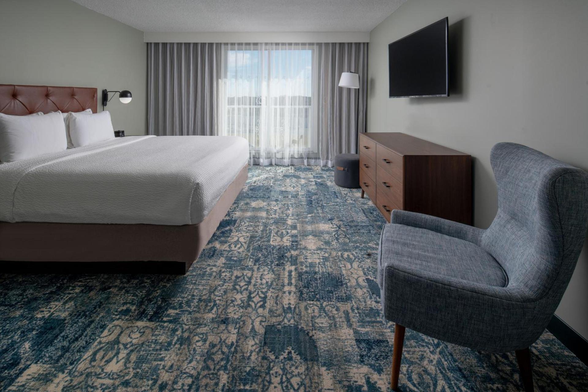 Four Points by Sheraton Suites Tampa Airport Westshore photo 2
