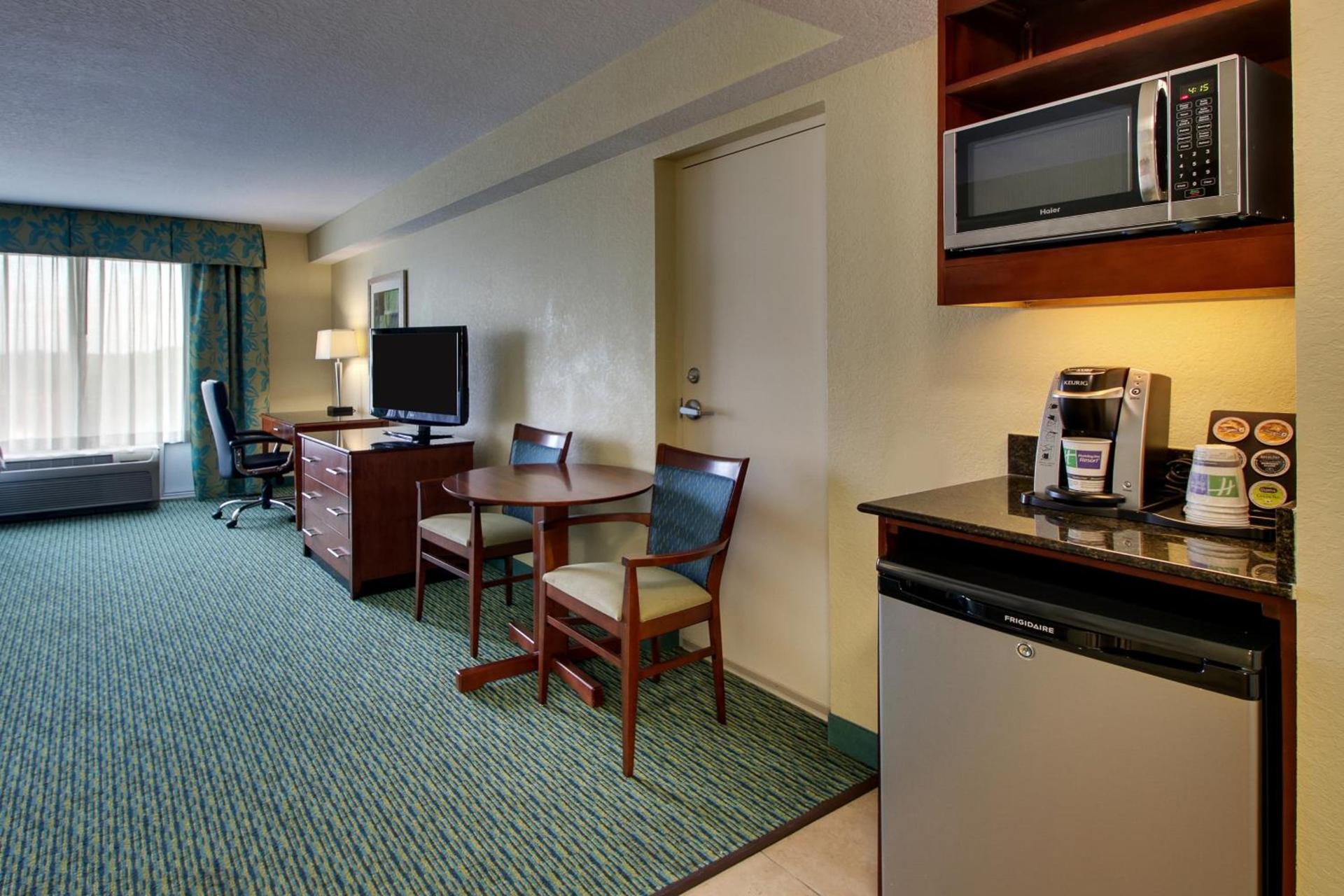 Holiday Inn Resort Orlando - Lake Buena Vista by IHG photo 8
