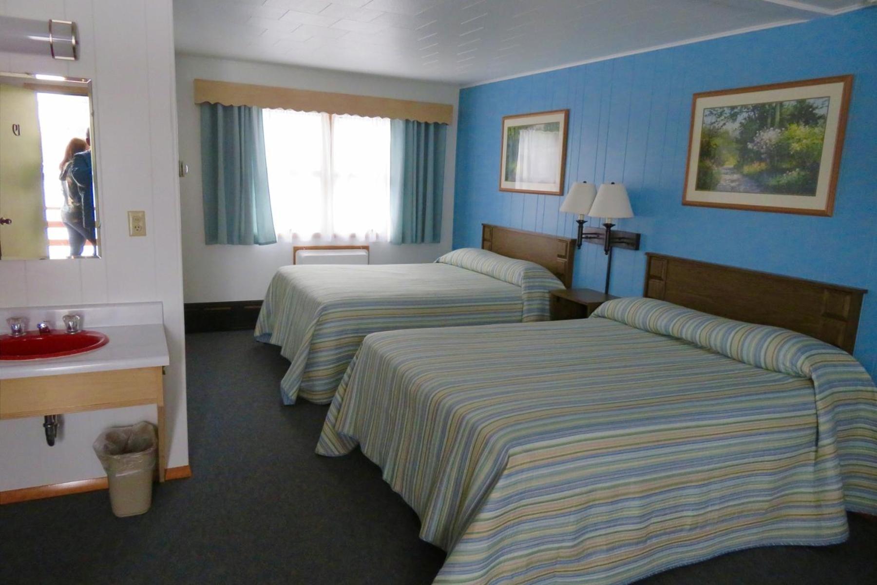 Cedars Motel photo 60