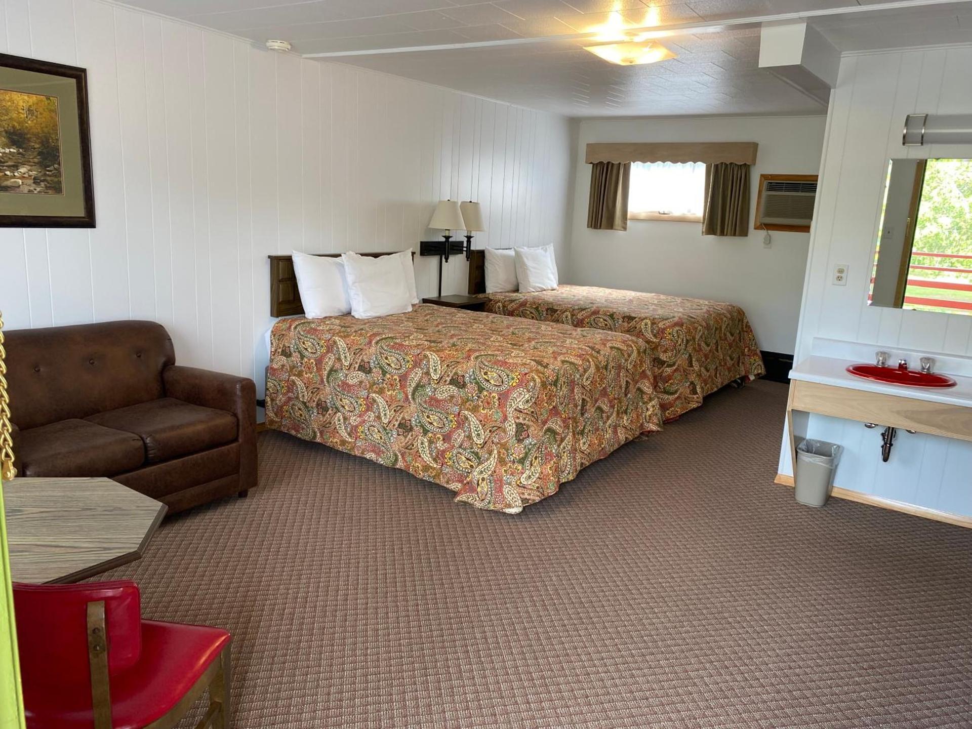 Cedars Motel photo 52