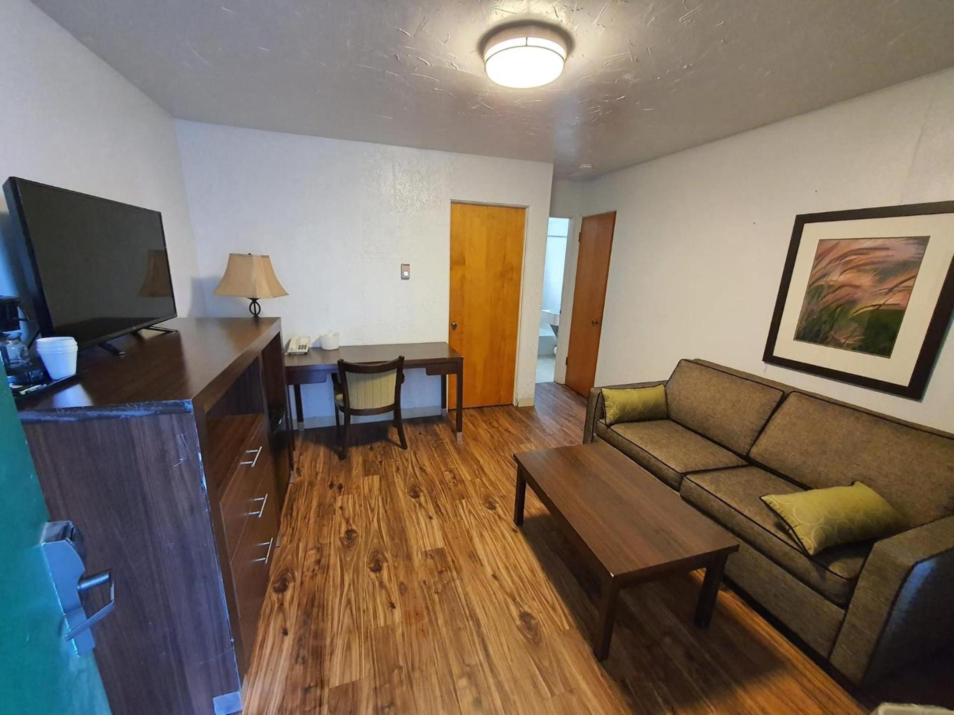 Sunrise Motor Inn photo 33