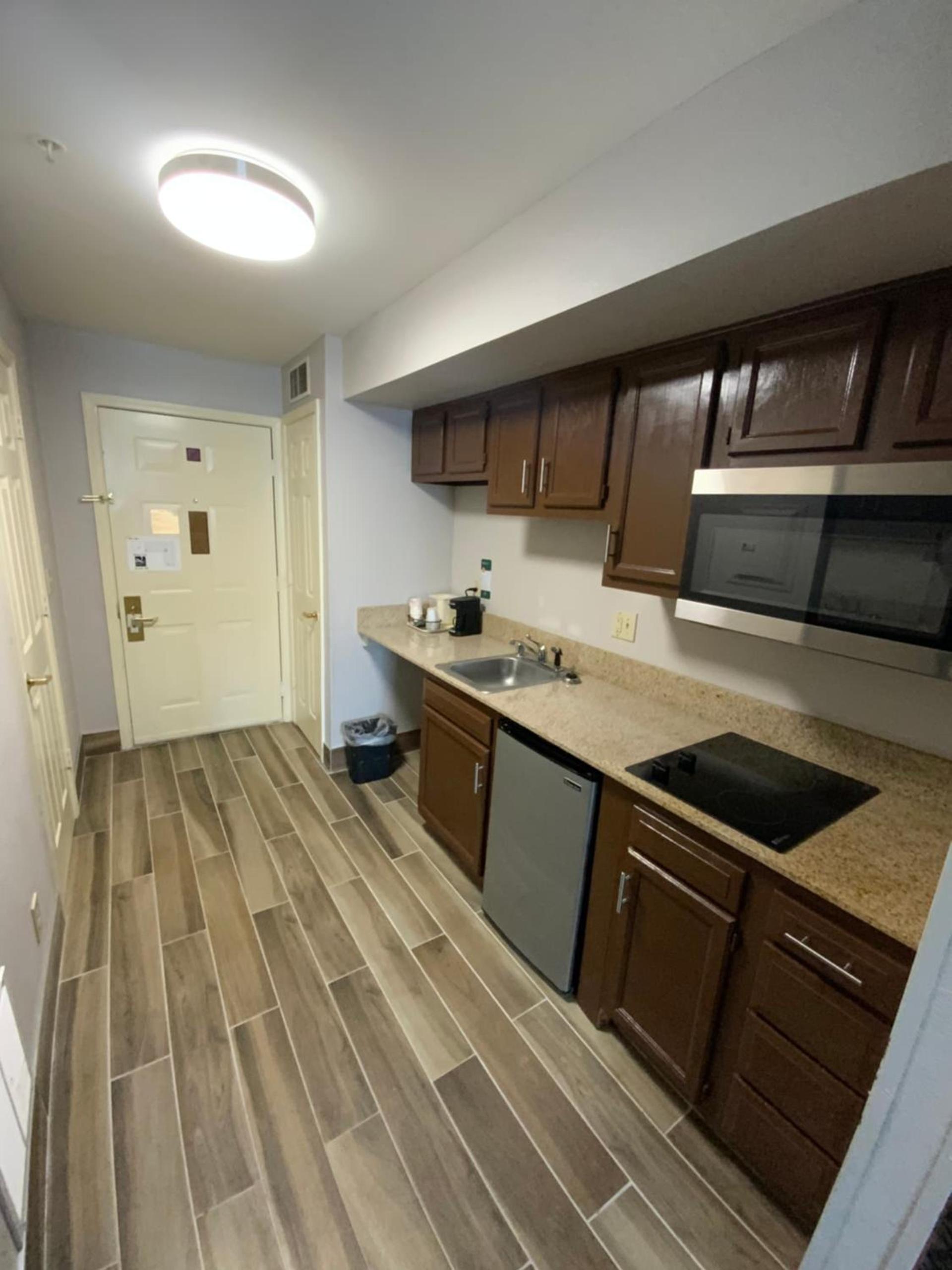 Quality Inn & Suites University-Airport photo 29