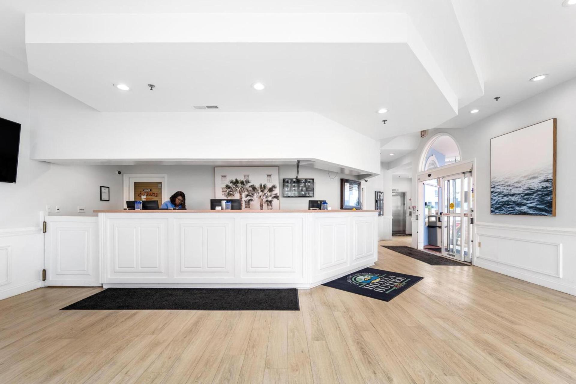 Tidelands Caribbean Boardwalk Hotel and Suites photo 22