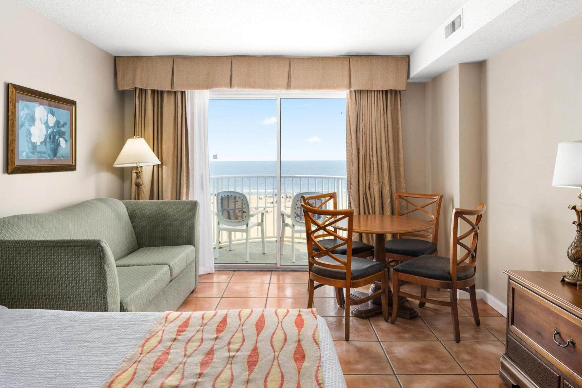 Tidelands Caribbean Boardwalk Hotel and Suites photo 32