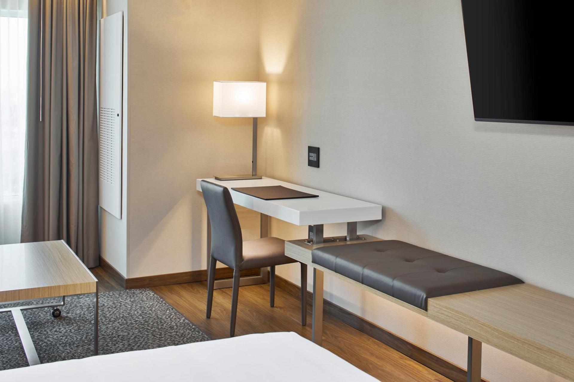 AC Hotel by Marriott Orlando Lake Buena Vista photo 5
