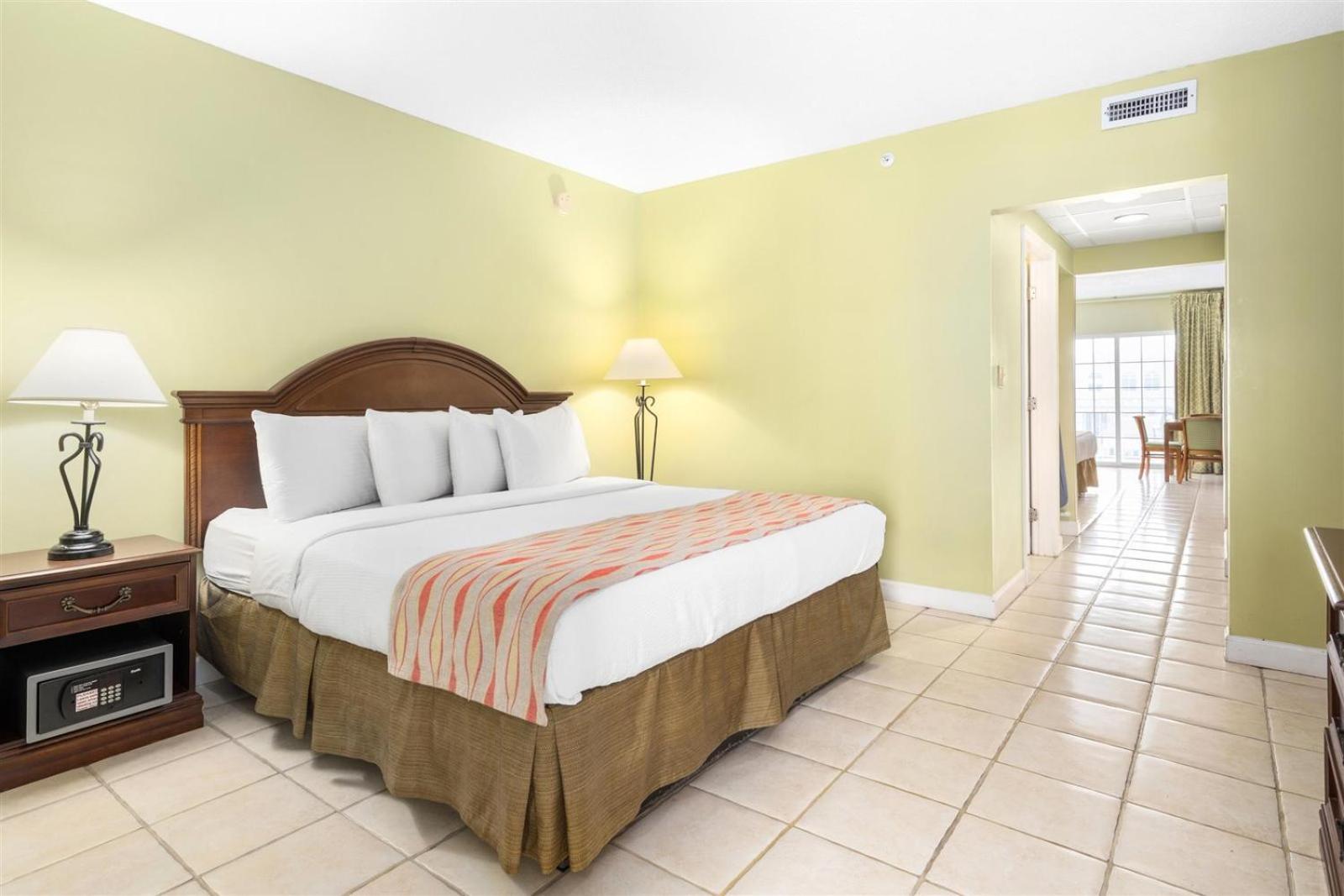 Tidelands Caribbean Boardwalk Hotel and Suites photo 48