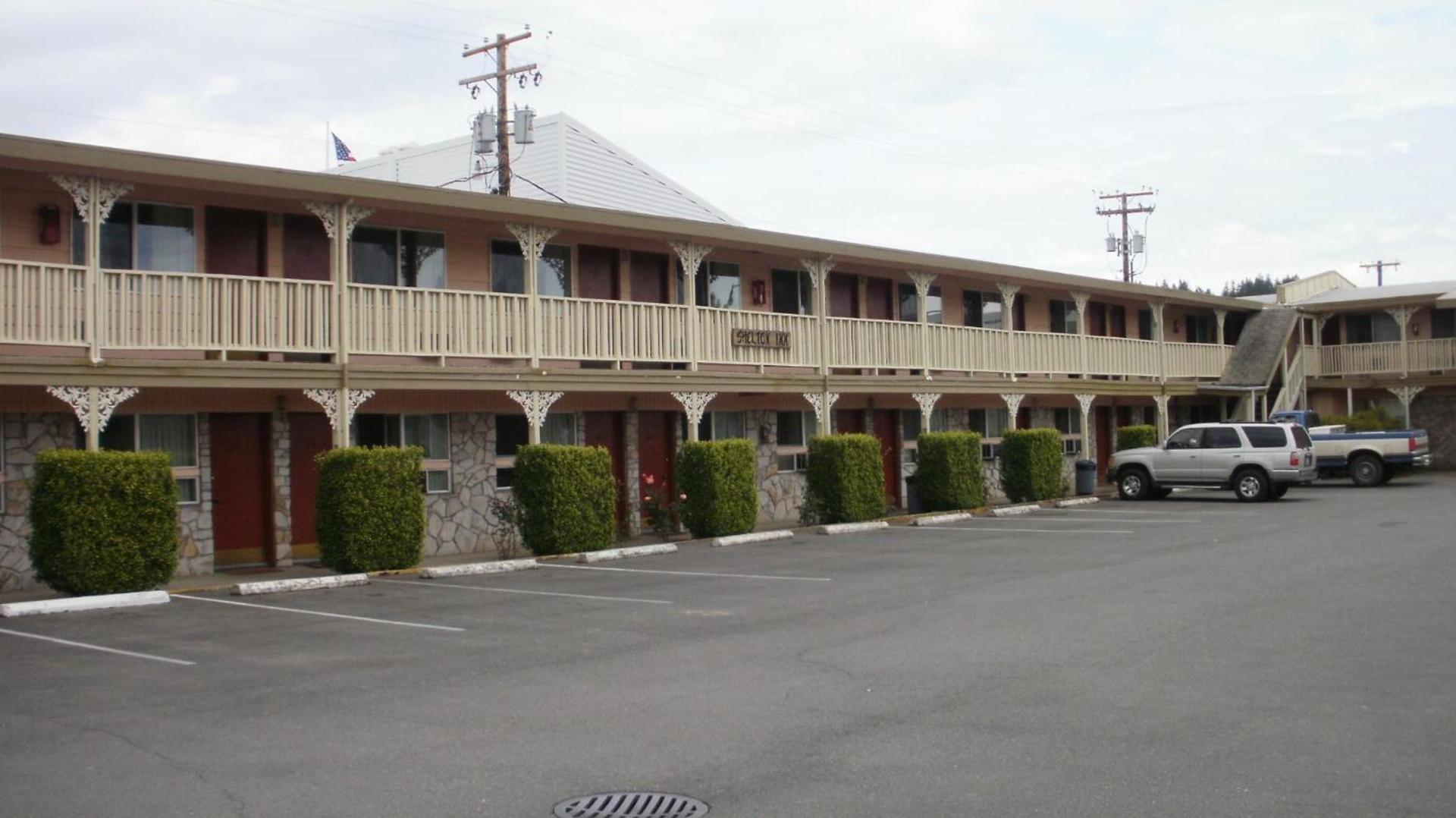 Shelton Inn photo 8