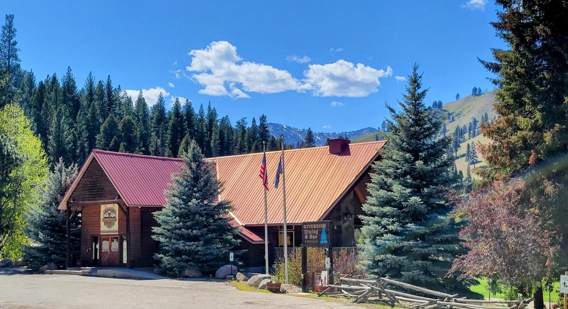Southfork Lodge - Riverside Inn photo 5