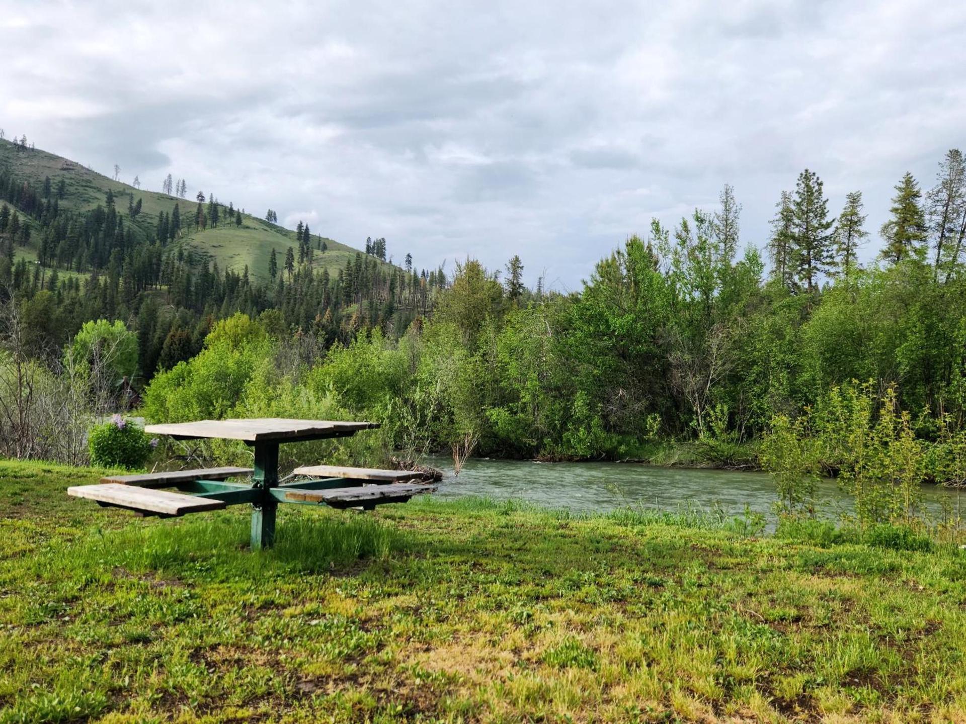 Southfork Lodge - Riverside Inn photo 8