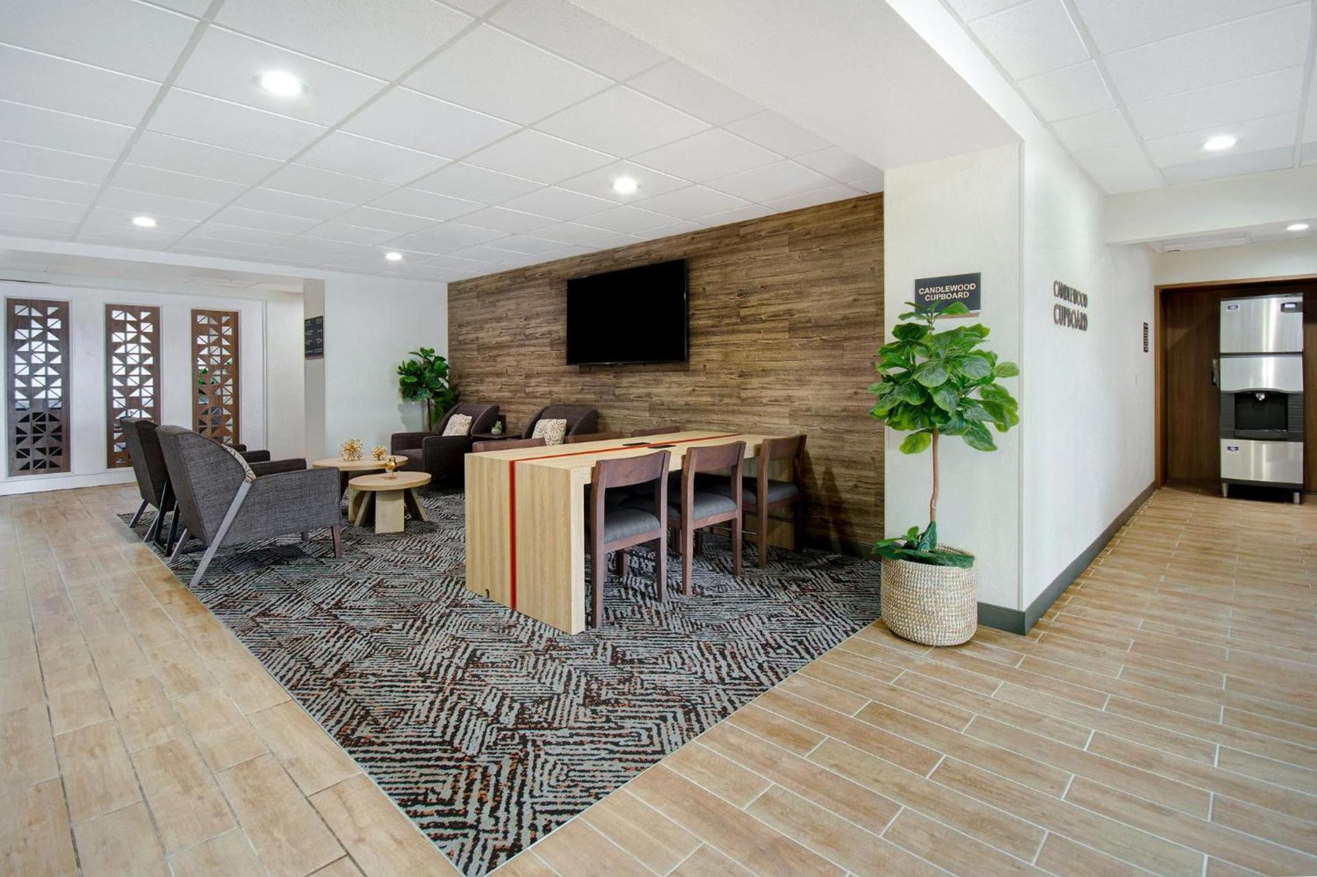 Candlewood Suites Columbia-Fort Jackson by IHG photo 4