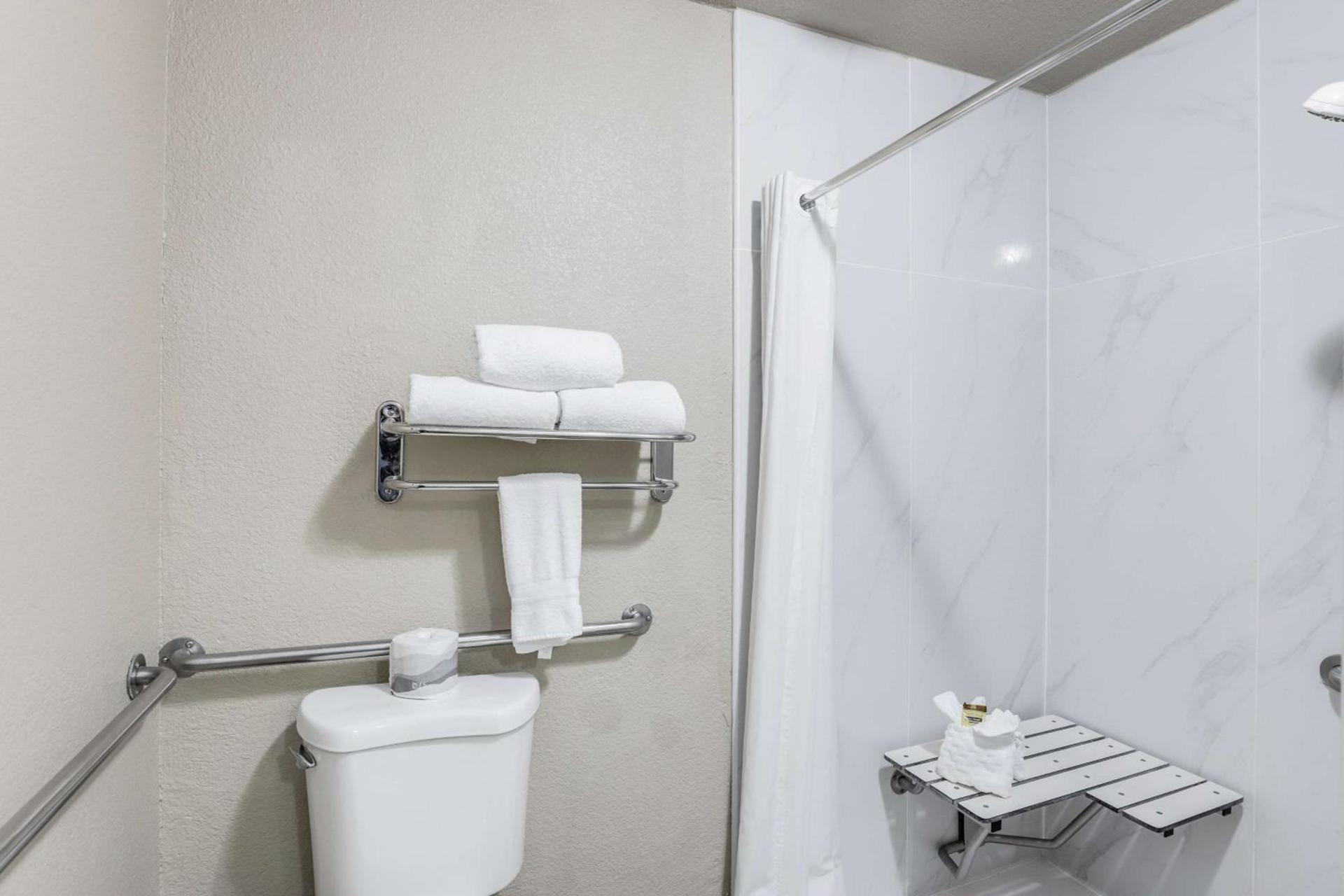 Best Western Plus Sonora Oaks Hotel and Conference Center photo 14