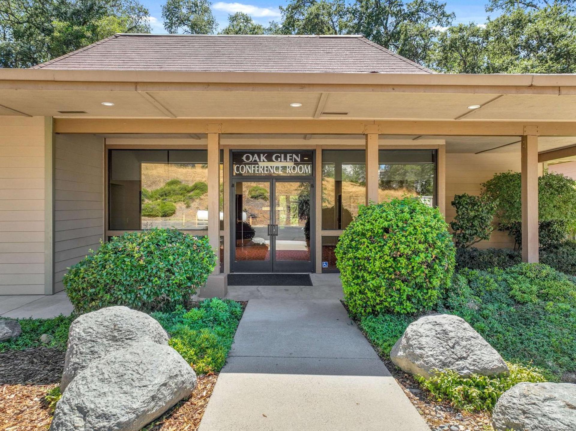 Best Western Plus Sonora Oaks Hotel and Conference Center photo 4