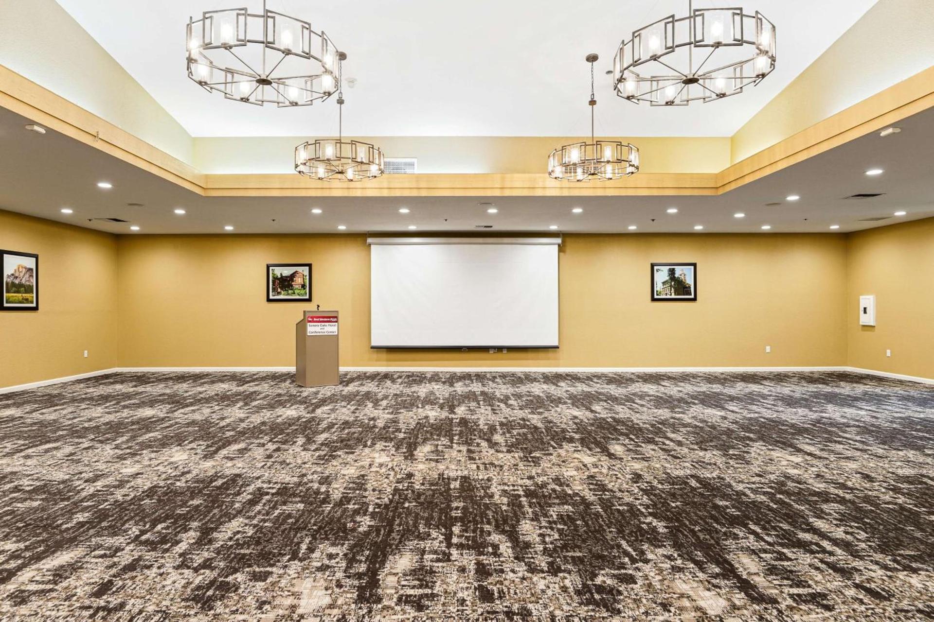 Best Western Plus Sonora Oaks Hotel and Conference Center photo 16