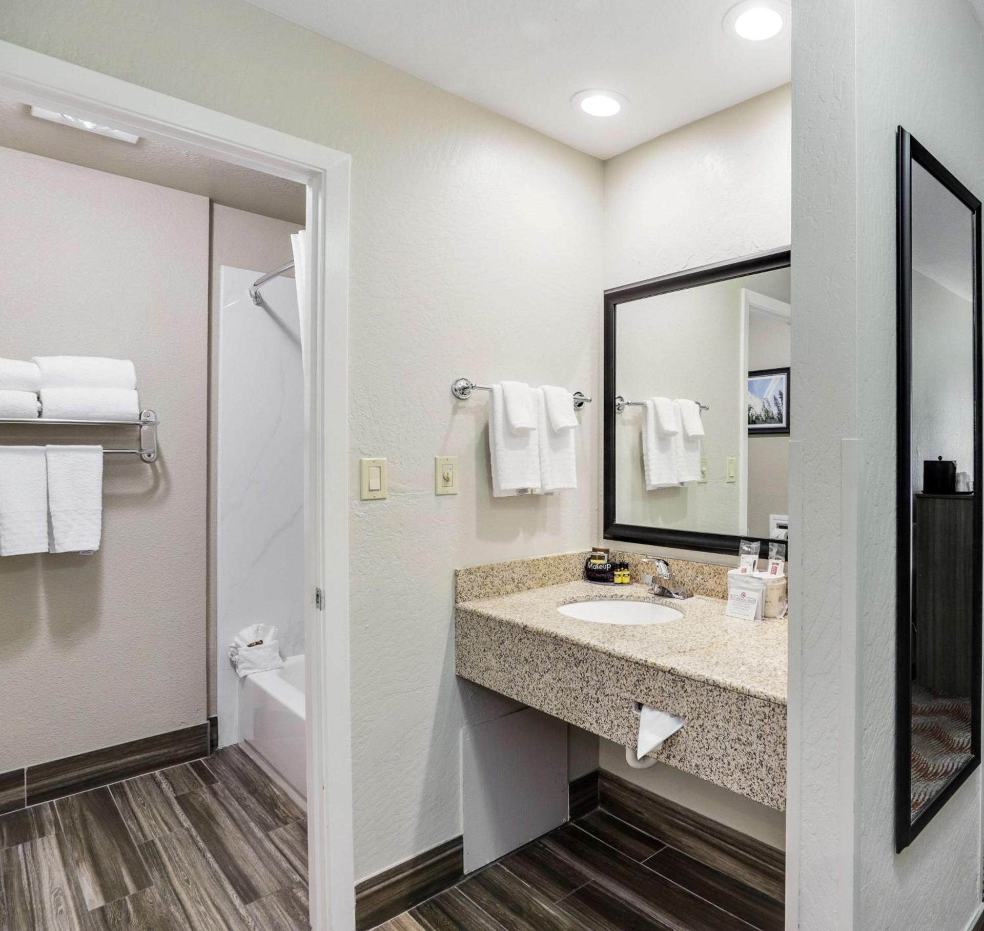 Best Western Plus Sonora Oaks Hotel and Conference Center photo 20