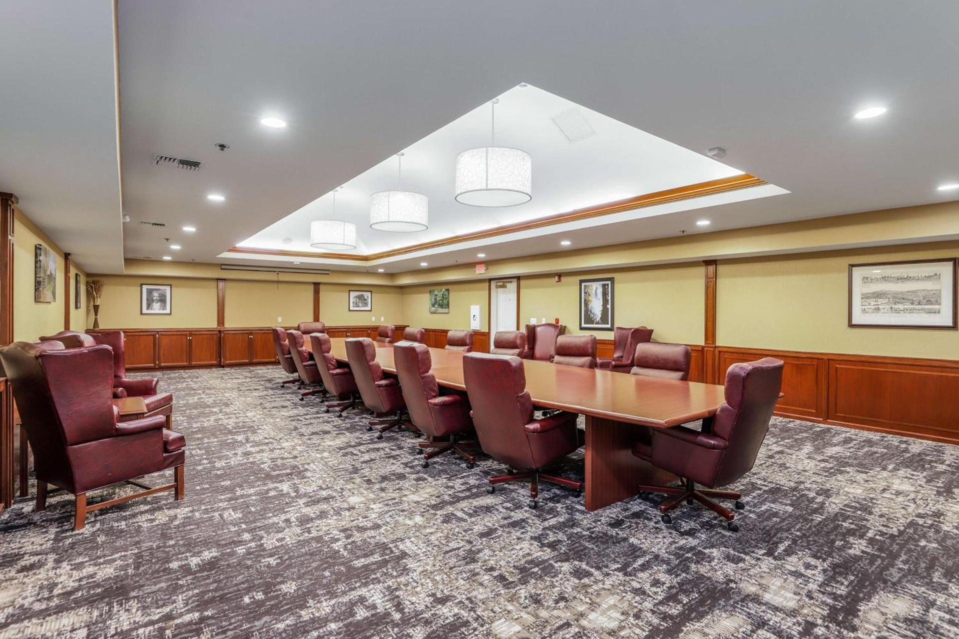 Best Western Plus Sonora Oaks Hotel and Conference Center photo 30