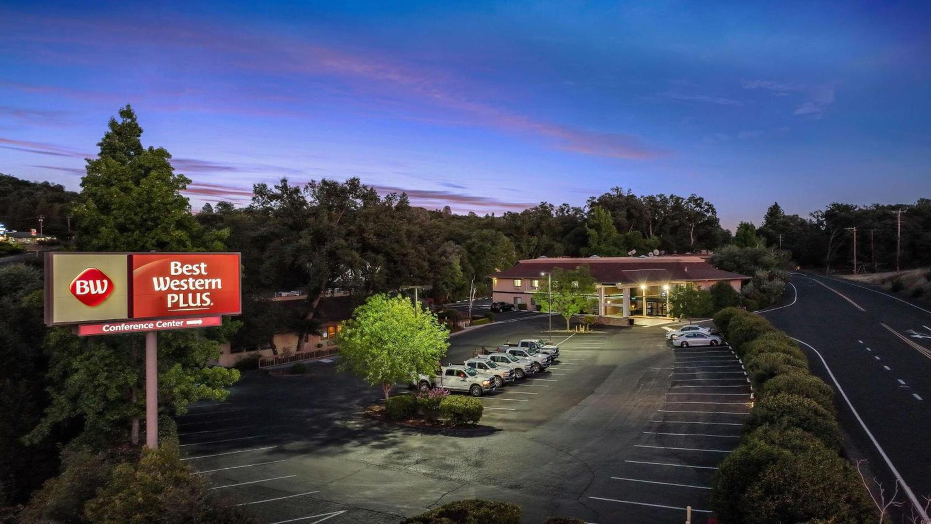 Best Western Plus Sonora Oaks Hotel and Conference Center photo 3