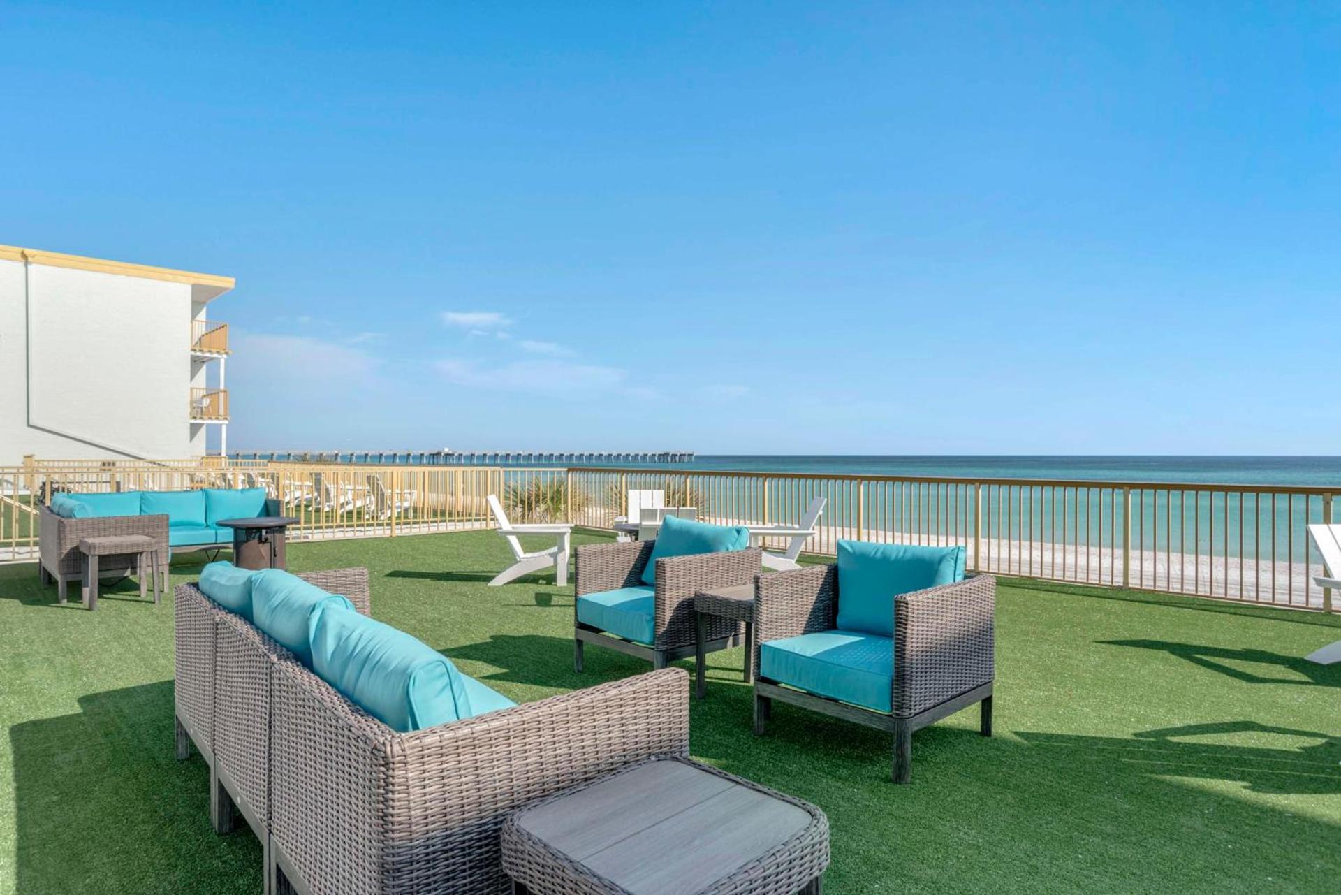 Chateau Beachfront Hotel, a By the Sea Resort photo 36